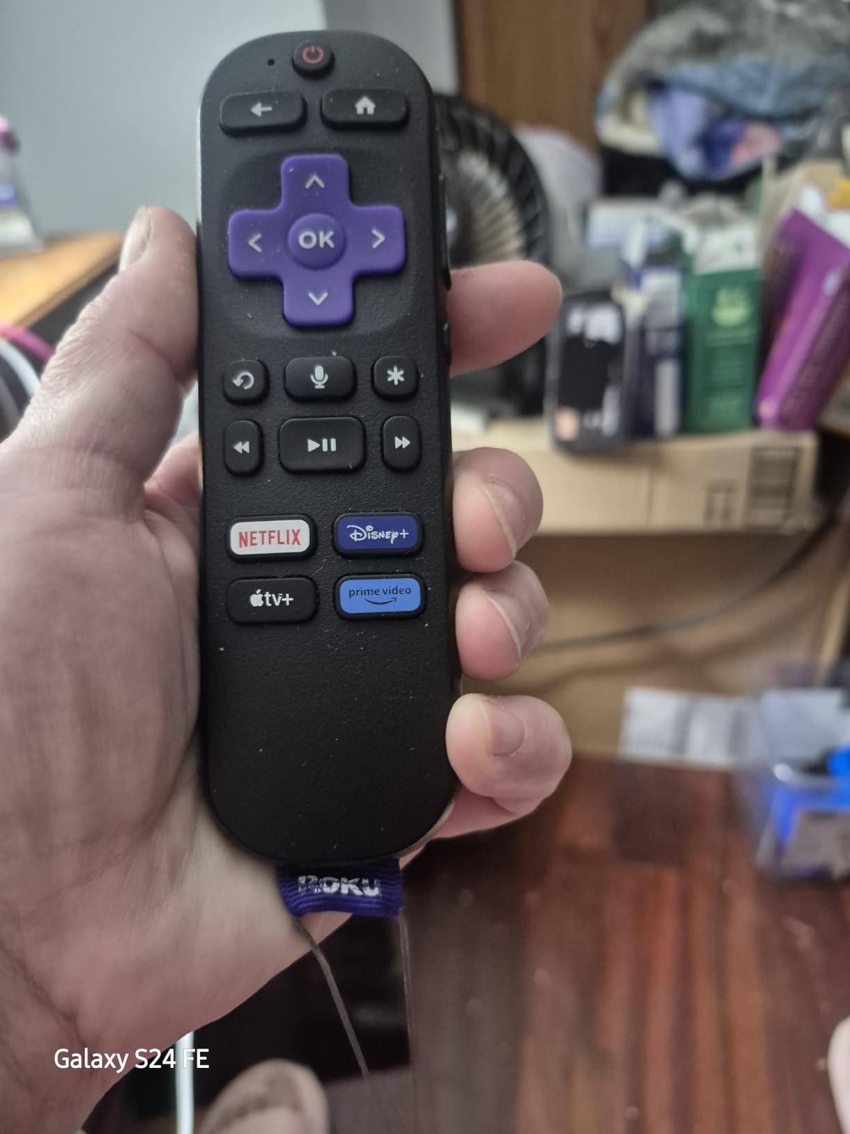 Roku 32-Inch Select Series Smart TV 2026-720p HD TV - RokuTV | Flat Screen LED Television with Voice Remote, Wi-Fi & Bluetooth Headphone Mode - Streaming Live Local News Sports & Movies customer photo 2