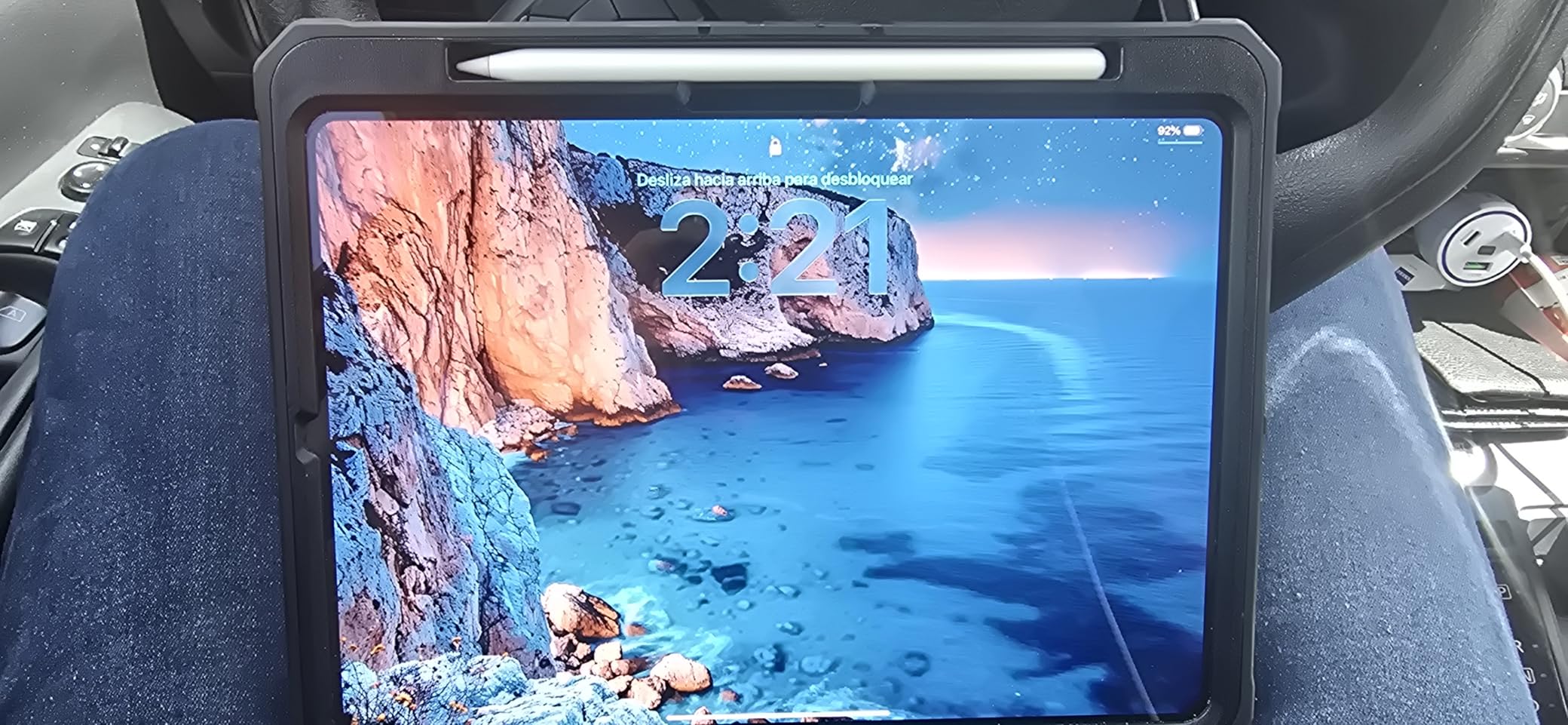 Apple iPad Pro 11-inch (M5): Ultra Retina XDR Display, 256GB, Landscape 12MP Front Camera/12MP Back Camera, LiDAR Scanner, Wi-Fi 7 with Apple N1, Face ID, All-Day Battery Life - Silver customer photo 2