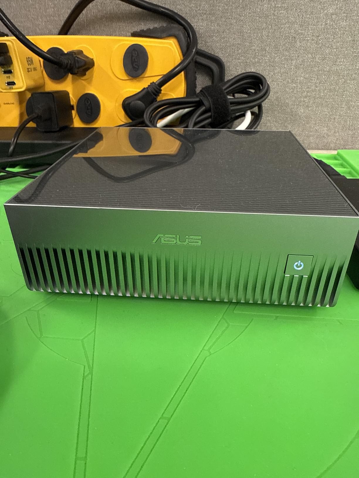 ASUS Ascent GX10 AI Supercomputer, DGX Spark, NVIDIA GB10 Superchip, 128GB LPDDR5x, 1TB PCIe Gen4 NVMe SSD, Wi-Fi 7 customer photo 1
