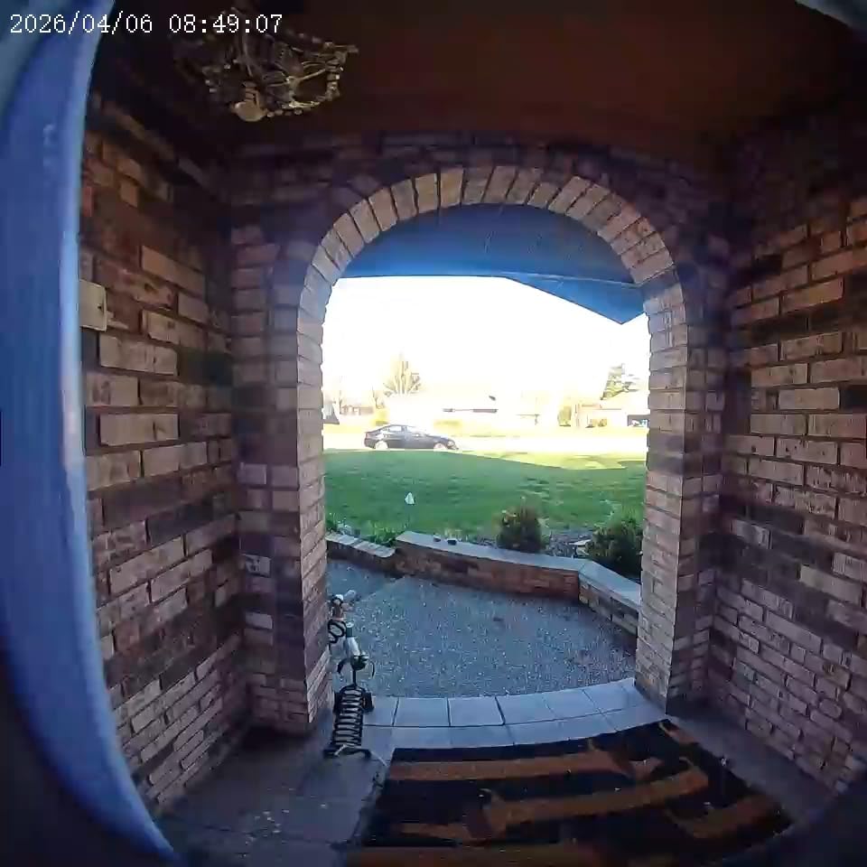 myQ Secure View 3-in-1 Smart Lock with 2K HDR Video Doorbell Camera, Face Access, Fingerprint Access, PIN & App Control - Intelligent Entry with Built-in Camera, Color Night Vision & Two-Way Audio customer photo 1