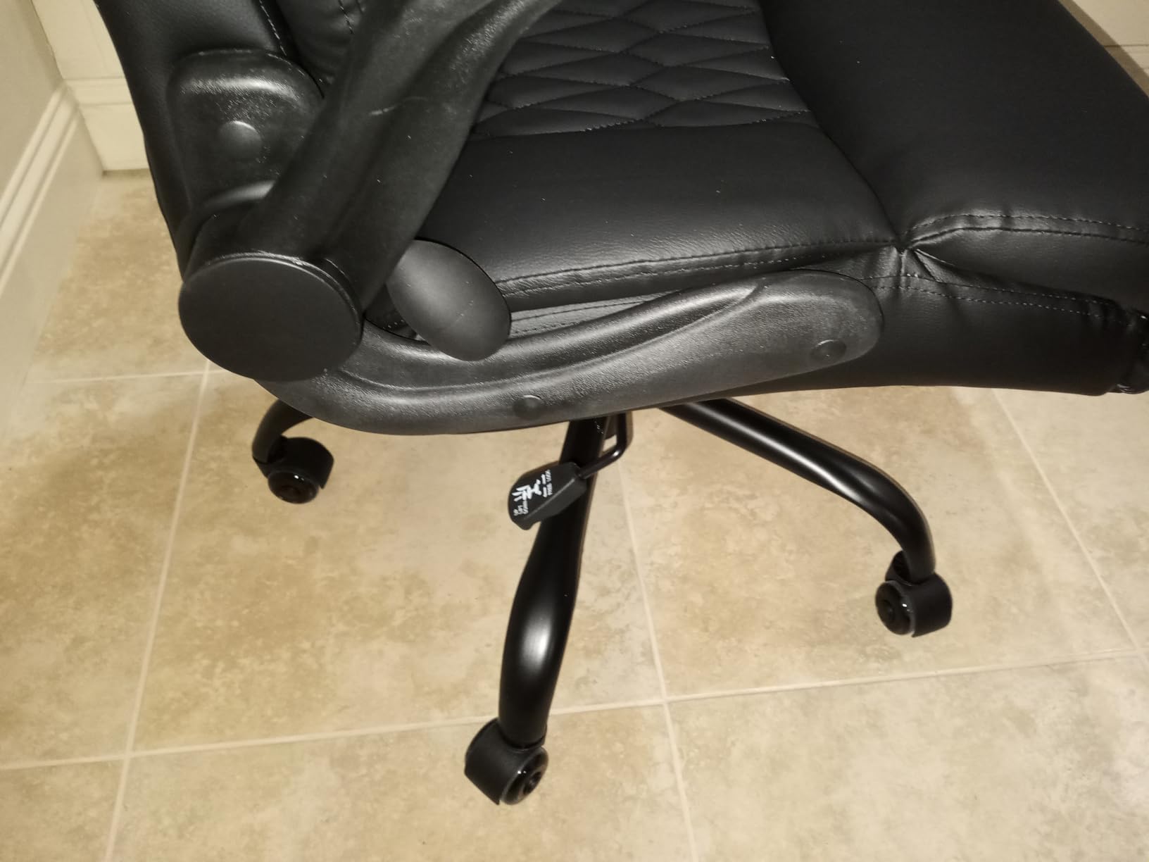 500lbs Big and Tall Office Chair Adjustable Lumbar Support for Back Pain, Extra Wide Seat Executive Office Chair Thick Armrest Pad, Heavy Duty Base&Upgraded Wheels, Ergonomic Comfy Computer Desk Chair customer photo 2