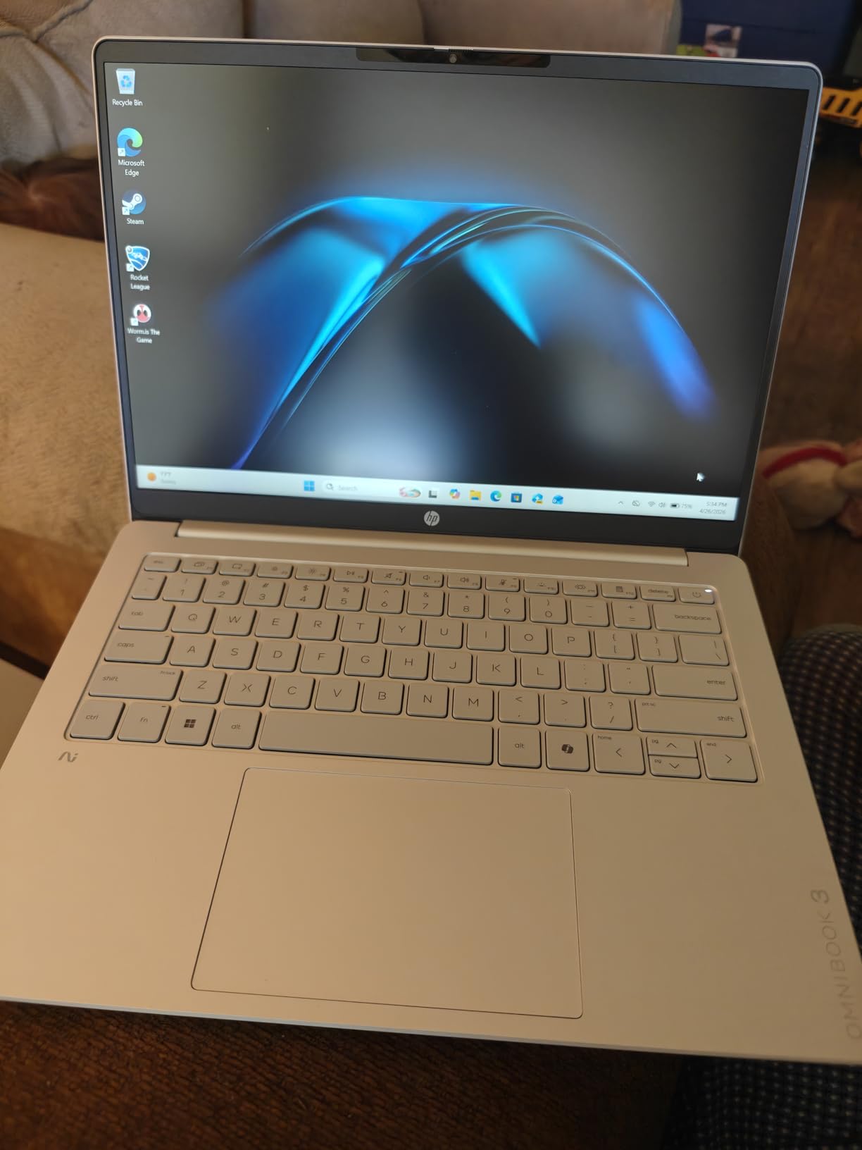 HP OmniBook 3 14 inch Next Gen AI PC, 2K Display, Snapdragon X X1-26-100, 16 GB RAM, 512 GB SSD, Qualcomm Adreno GPU, Windows 11 Home, Copilot+ PC, Glacier Silver, 14-hz0099nr customer photo 1
