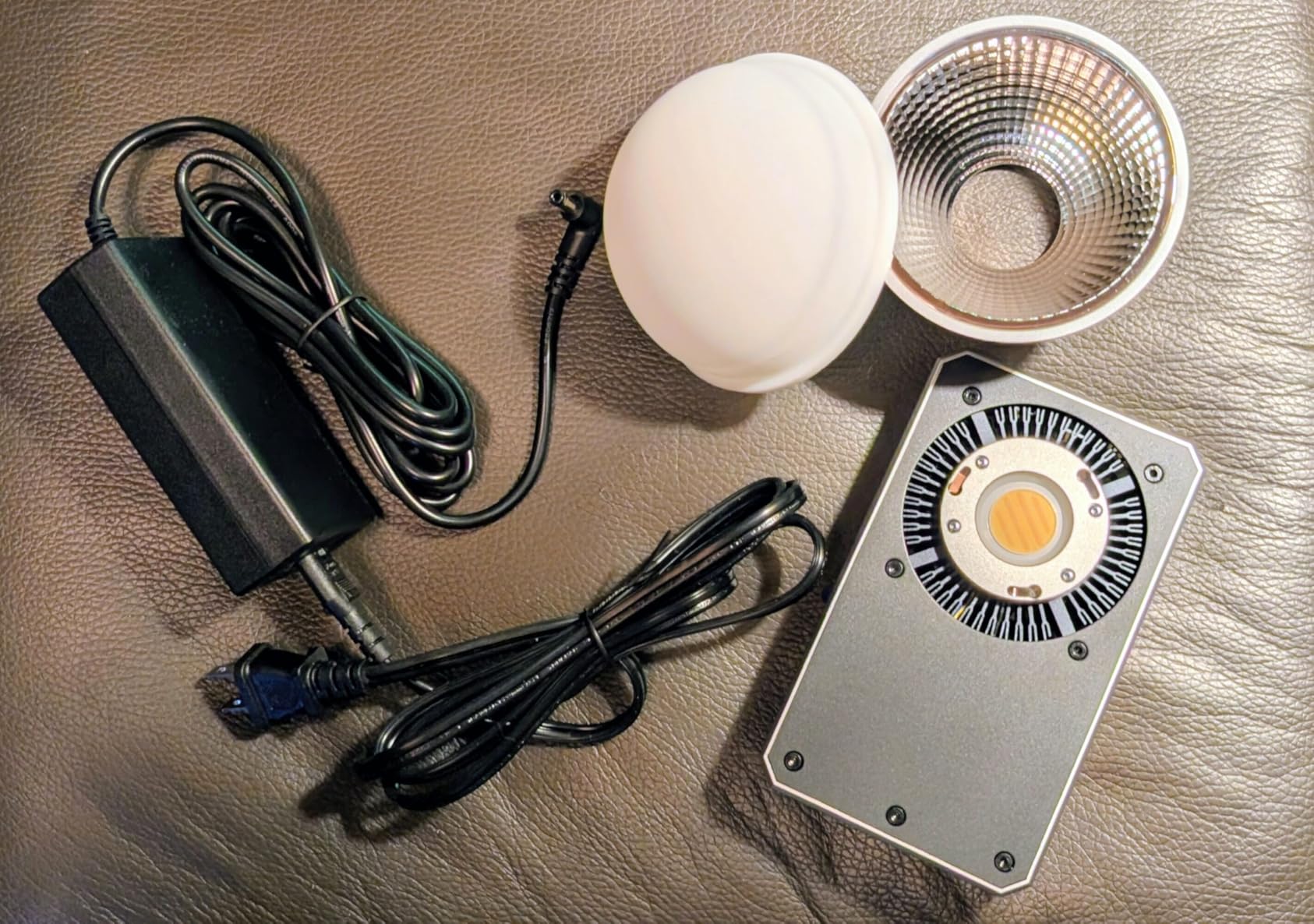 NEEWER FS60B 60W Compact Pocket Bi Color LED Light with APP/Panel Control | COB Continuous Output Lighting, 2700K-6500K, CRI96+, Portable for Professional Studio Photography, Video Recording customer photo 2