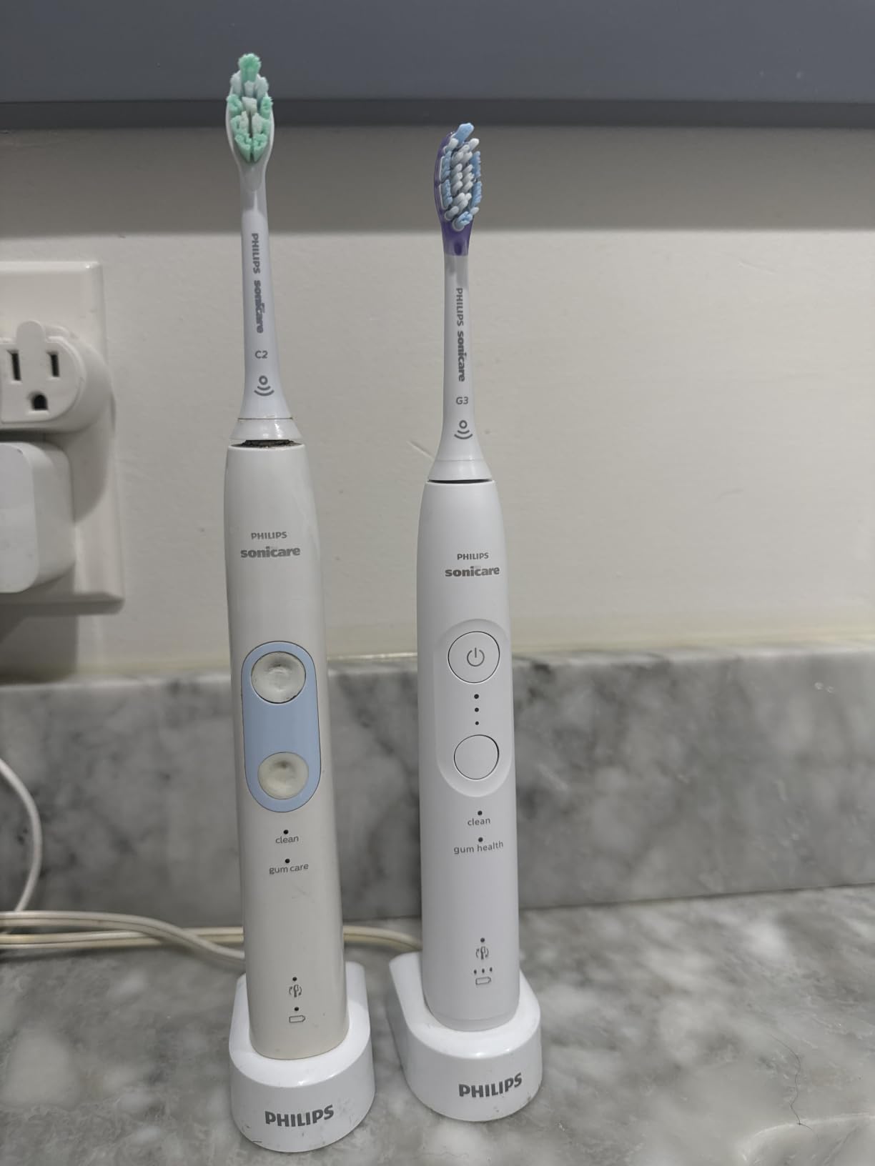 Philips Sonicare 5950 Rechargeable Electric Toothbrush, 2 Brush Head, Black | 1000% More Plaque Removal, Pressure Sensor, 6 Brush Settings, 21-Day Battery, Includes Travel Case, HX7131/03 customer photo 2