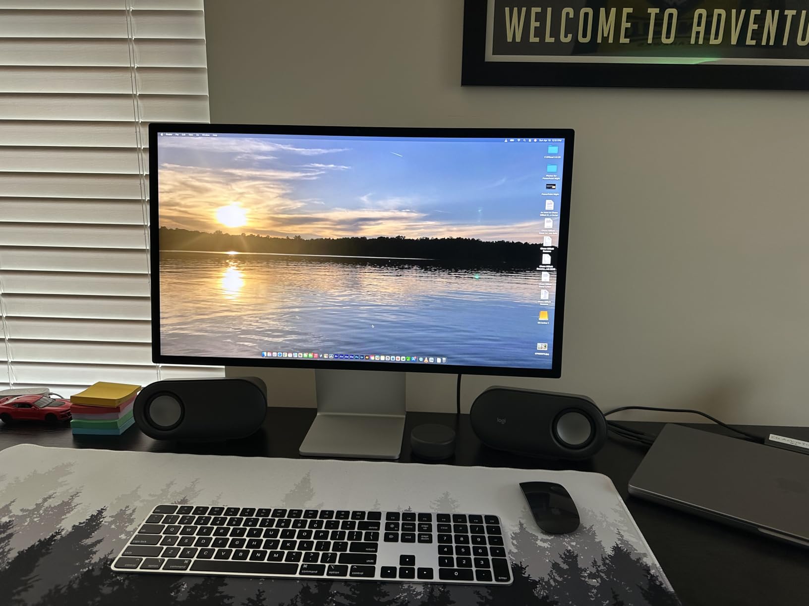 Apple Studio Display: Standard Glass, Tilt-Adjustable Stand - 27