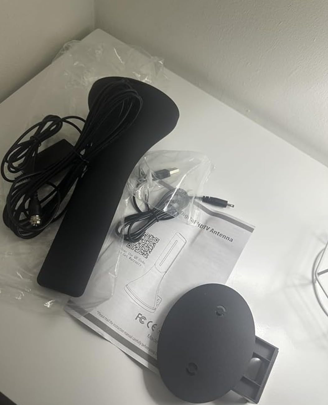 2026 Upgraded Indoor Digital TV Antenna, Long Range 360 Degree Reception HD Antenna for Smart TV & All Older TVs, Signal Amplifier Booster 13ft Coax Cable, Supports 4K 1080P 8K VHF UHF Local Channels customer photo 1