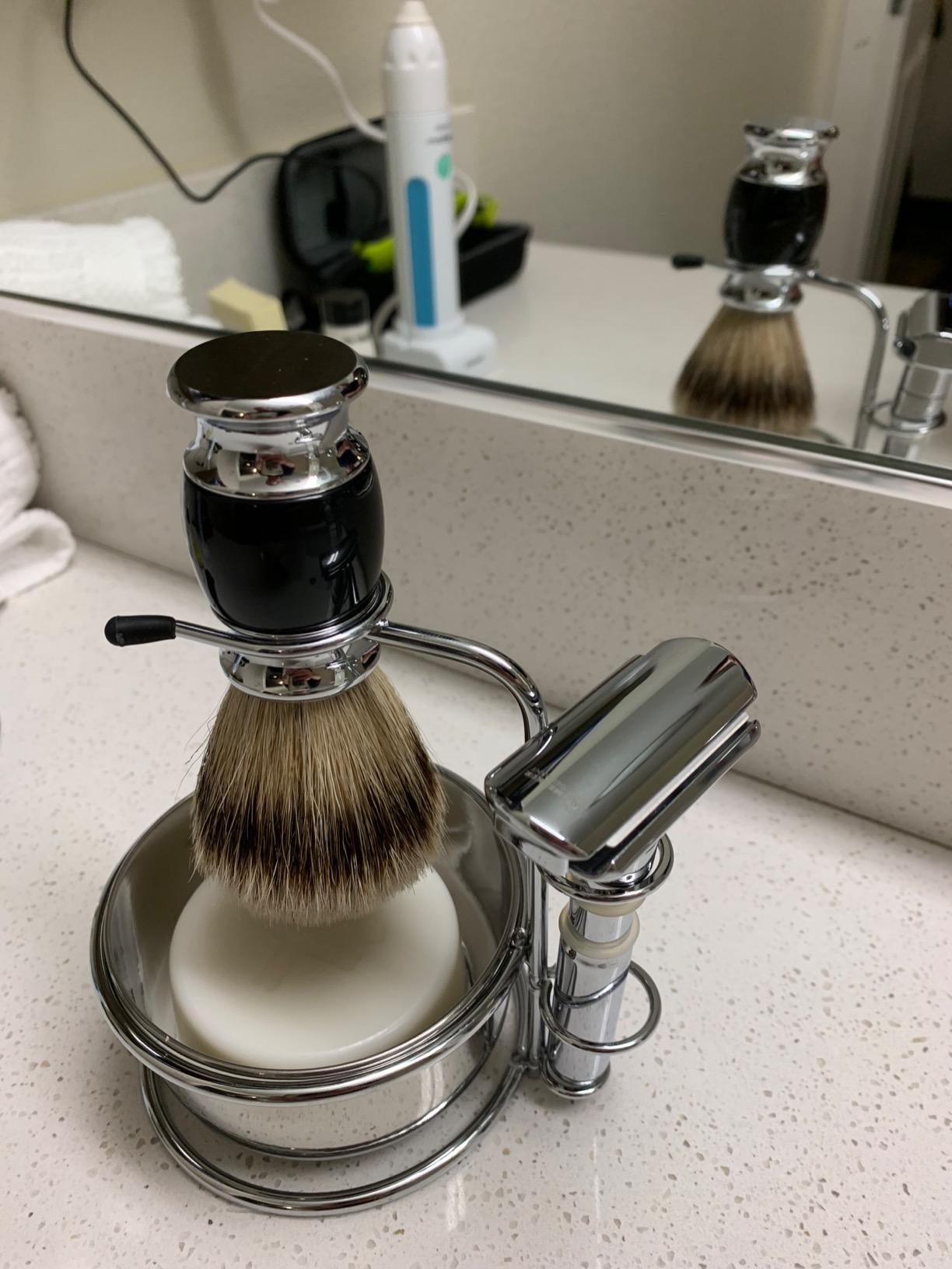 MERKUR FUTUR 700 Adjustable Double Edge Safety Razor - Matte Chrome, Adjustable Razor With Dial, Made in Germany, Plastic-Free, Snap-On Cap Design, Straight Bar customer photo 2