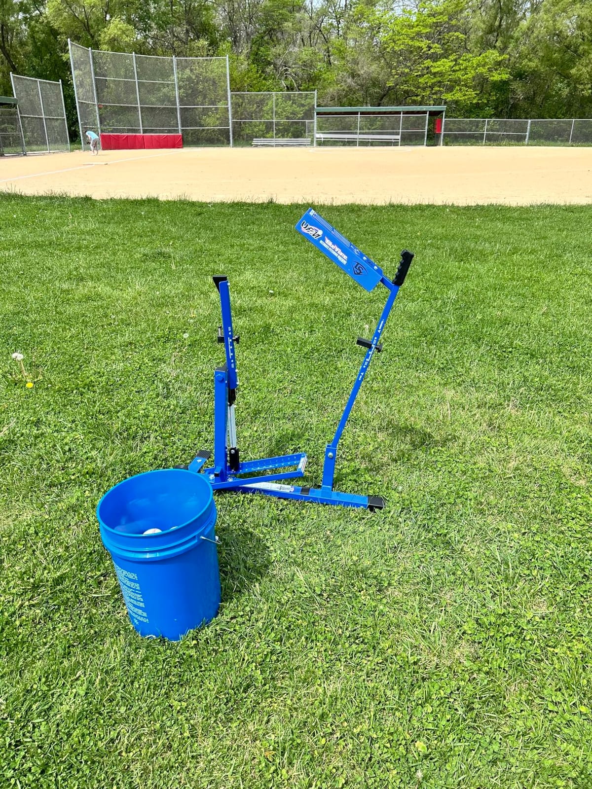 Louisville Slugger Blue Flame Pitching Machine customer photo 1