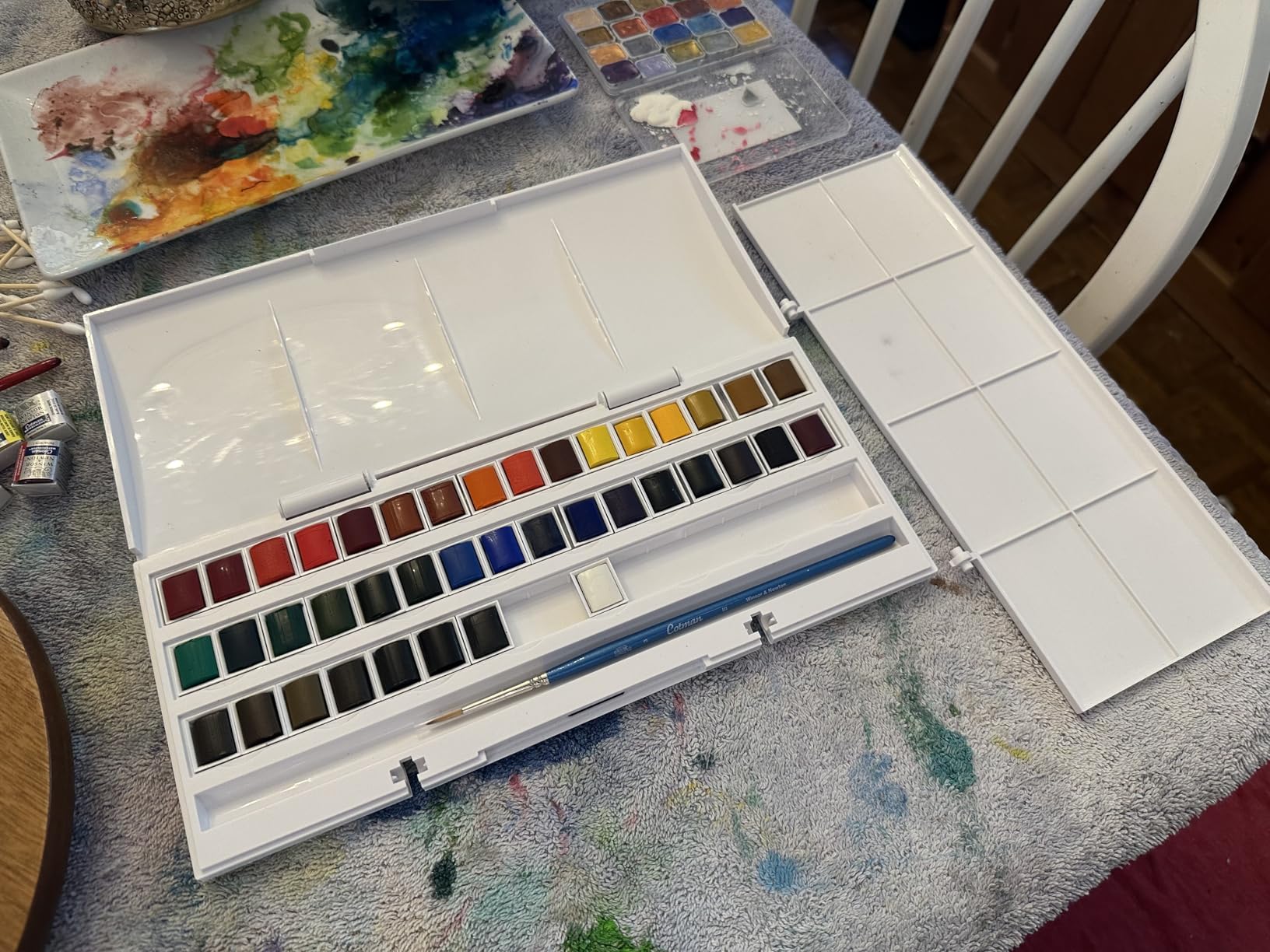 Winsor & Newton Cotman Watercolor Paint Set, 45 Half Pan Studio Set | Introductory Watercolor made with Fine Art Pigments, Perfect for Beginners, Lightfast & Permanent customer photo 1