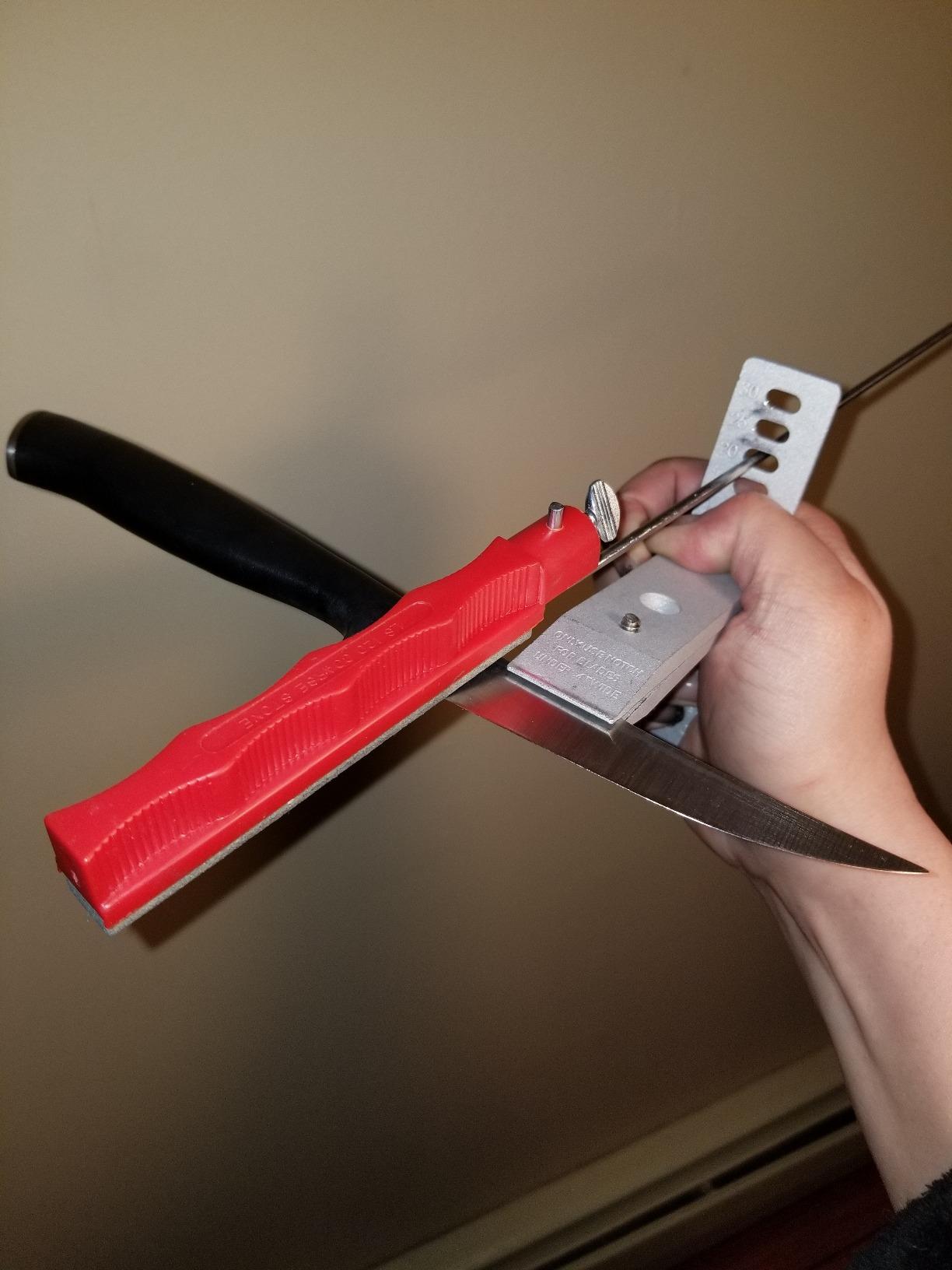 Lansky Professional Sharpening System with Coarse, Medium, Ultra Fine, and Serrated Medium Hones | 5-Hone Guided System: COARSE120, MED280, FINE600, Ultra-Fine1000, Med Serrated, Flip-over Clamp, Guide Rods, Oil, Case customer photo 1