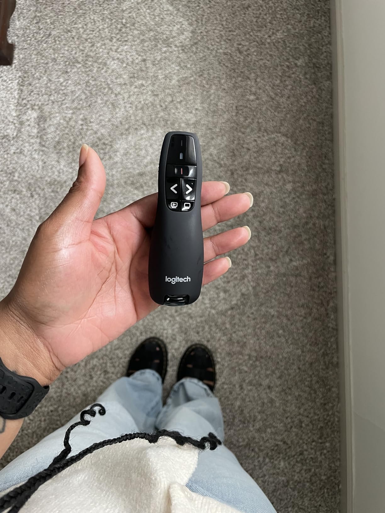 Logitech Wireless Presenter R800 PowerPoint Clicker with Green Laser customer photo 1
