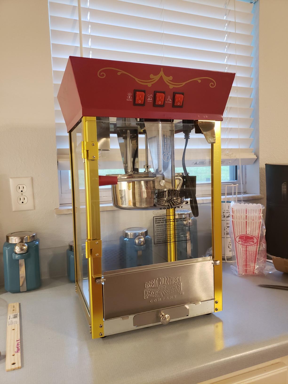 Great Northern Popcorn Matinee 8oz Popcorn Machine, Red customer photo 1