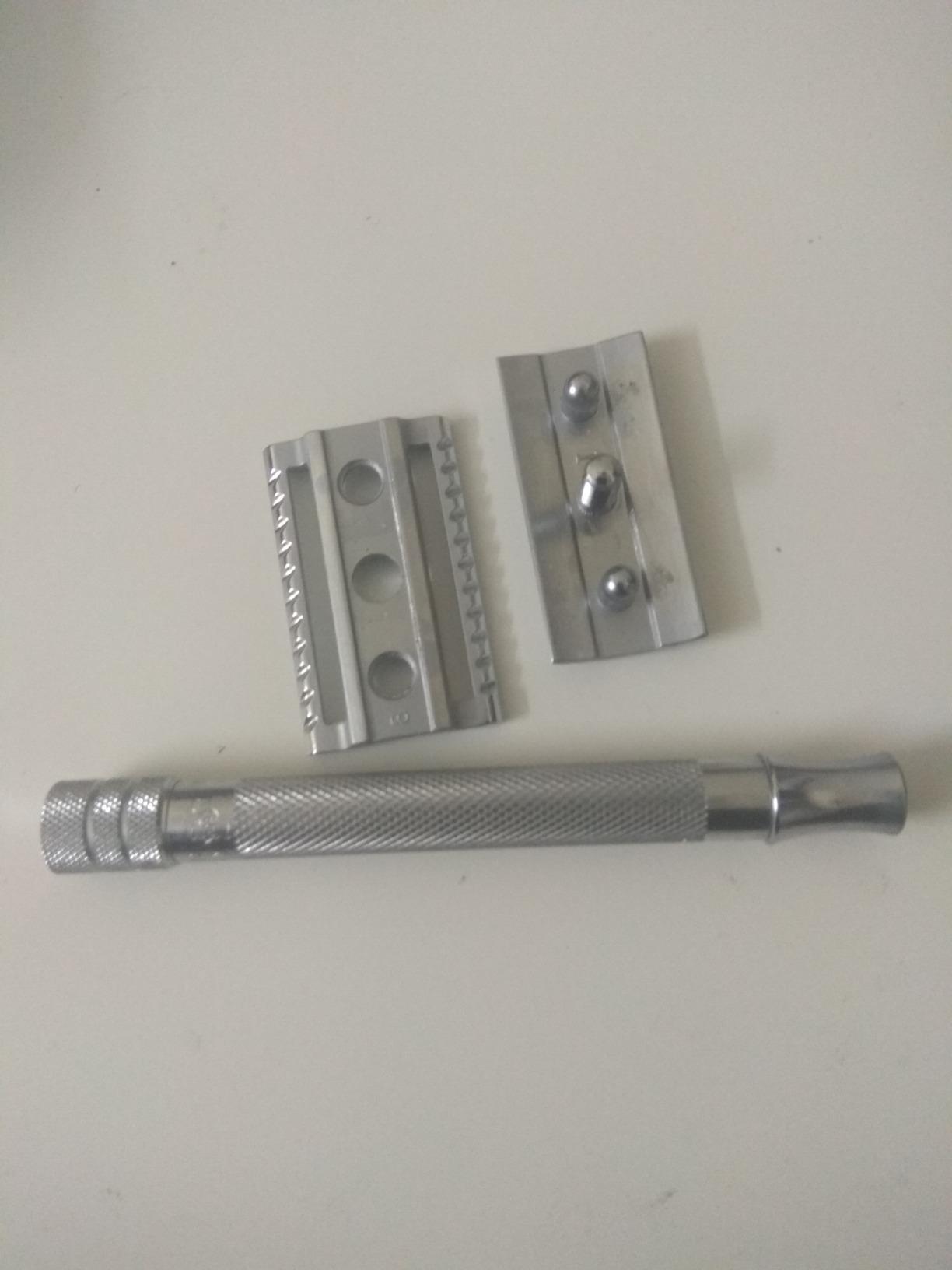 MERKUR 23C Double Edge Safety Razor - Polished Chrome, Long Knurled Brass Handle, Made in Germany, Plastic-Free, Three Piece Design, Closed Comb, Straight Bar customer photo 1