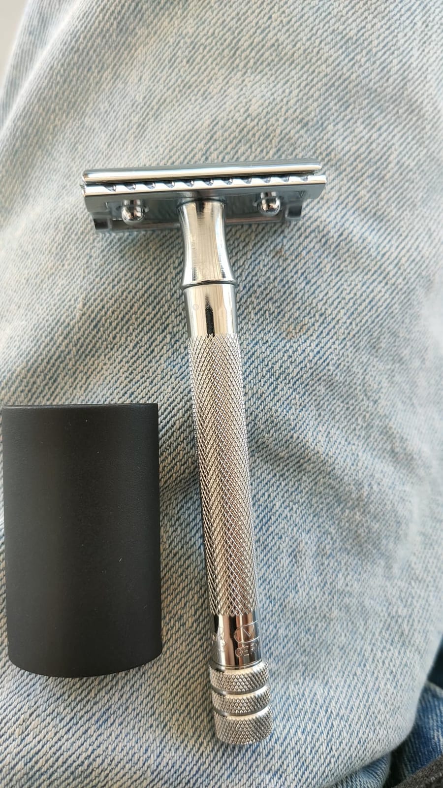 MERKUR 23C Double Edge Safety Razor - Polished Chrome, Long Knurled Brass Handle, Made in Germany, Plastic-Free, Three Piece Design, Closed Comb, Straight Bar customer photo 2