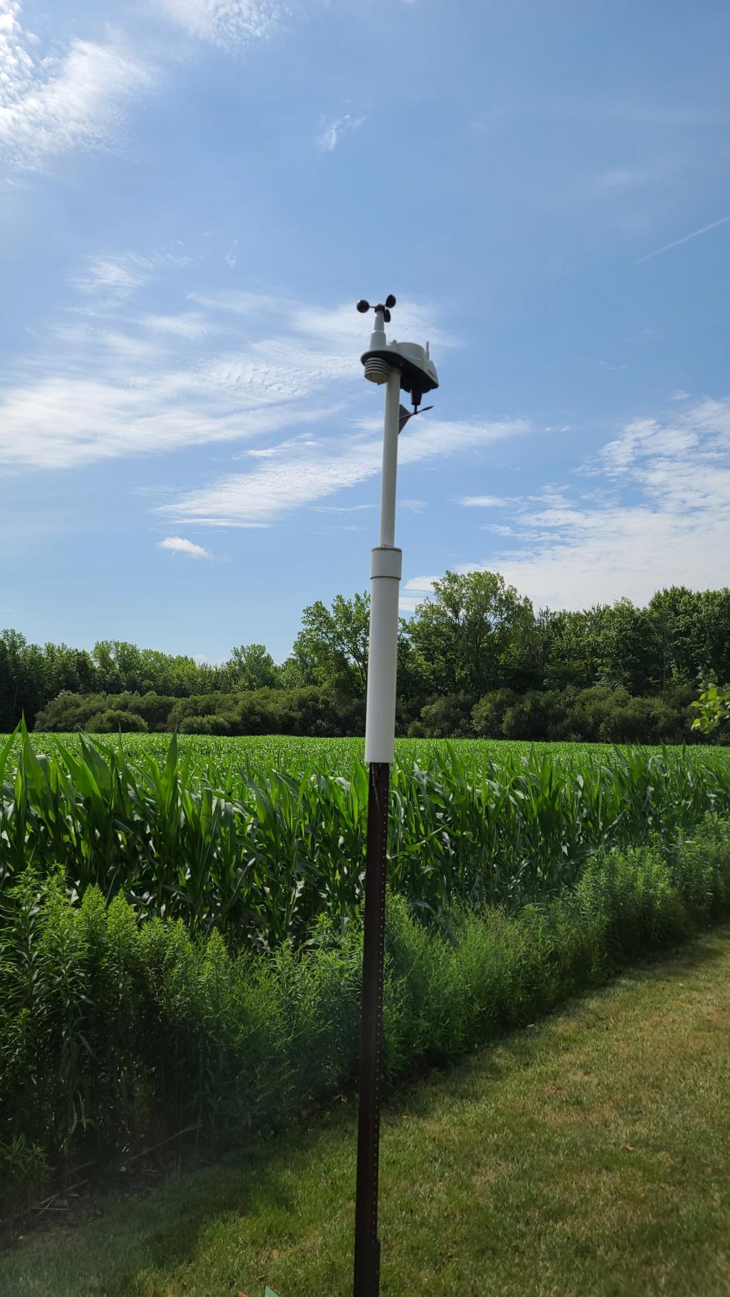 Davis Instruments 6357 Vantage Vue Professional Weather Station - Wireless & Solar Powered customer photo 1