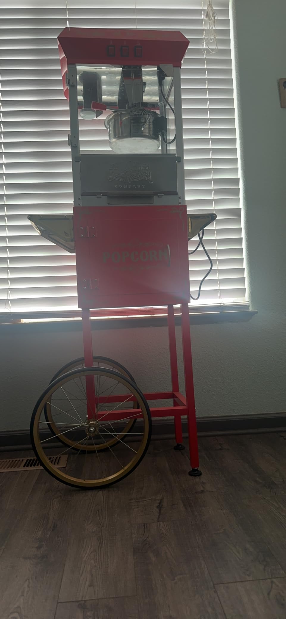Great Northern Popcorn Foundation 8oz Popcorn Maker Machine with Cart, Red customer photo 1