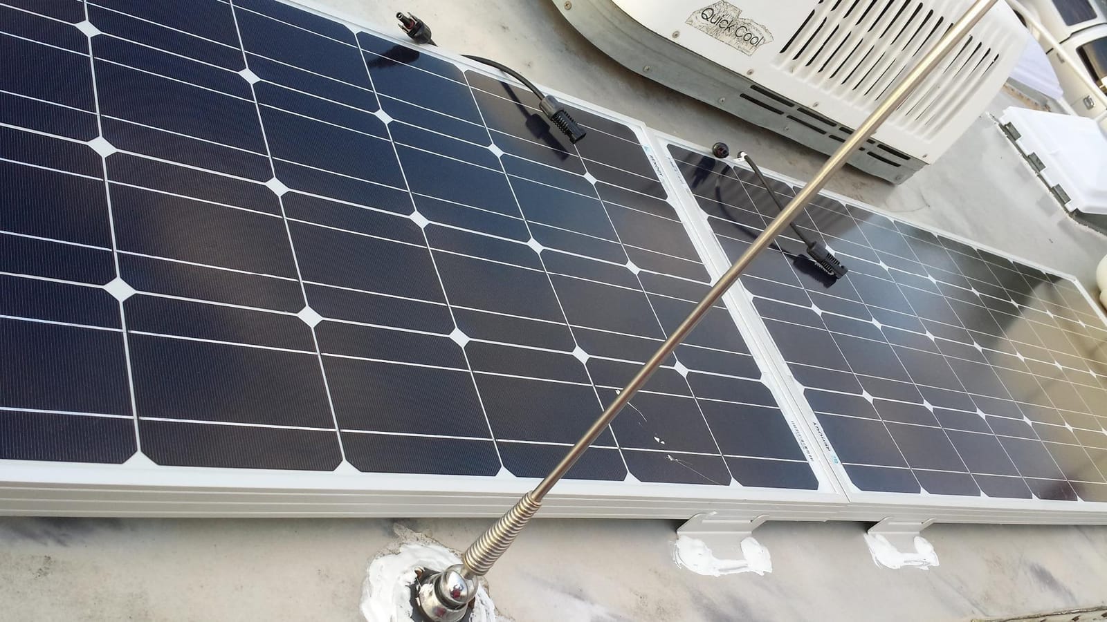 Renogy 200W 12V Monocrystalline Solar Panel Kit with 30A PWM Charge Controller customer photo 2