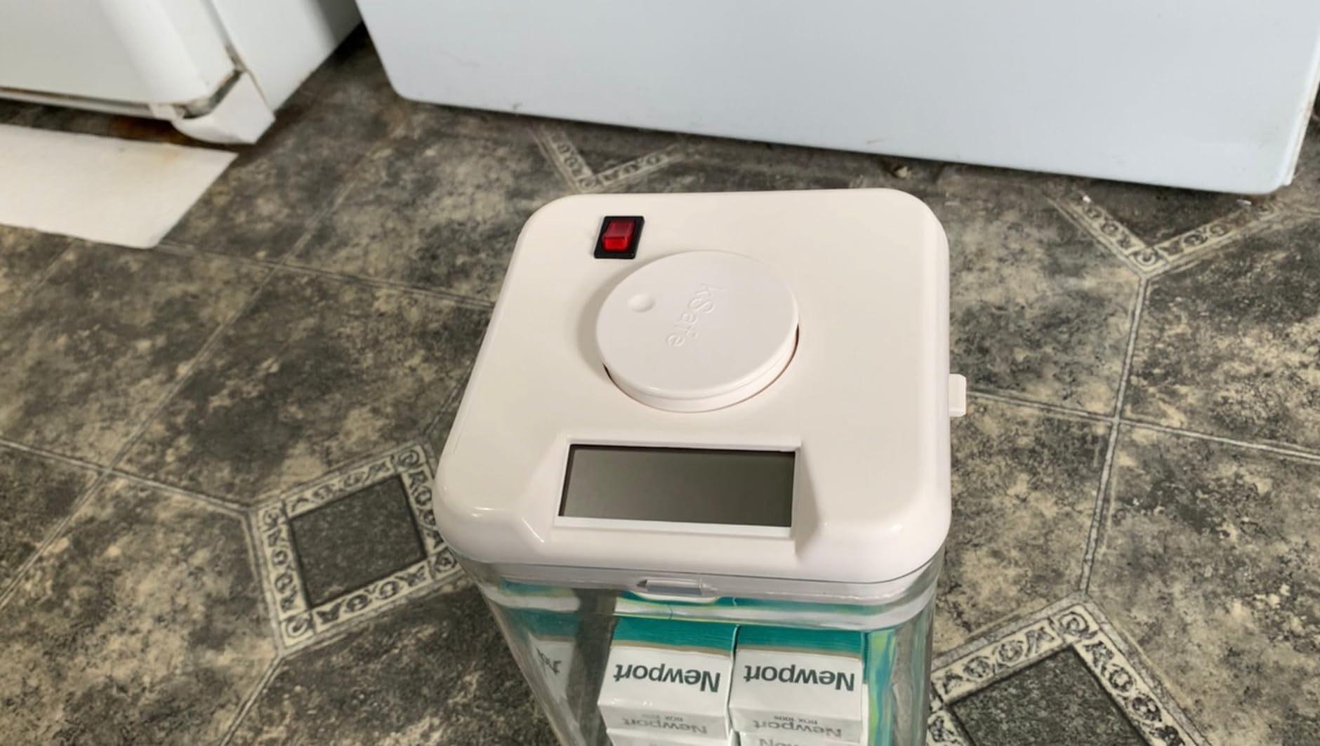 Kitchen Safe Time Locking Container (Medium), Timed Lock Box for Cell Phones, Snacks, and other unwanted temptations (White Lid + 5.5