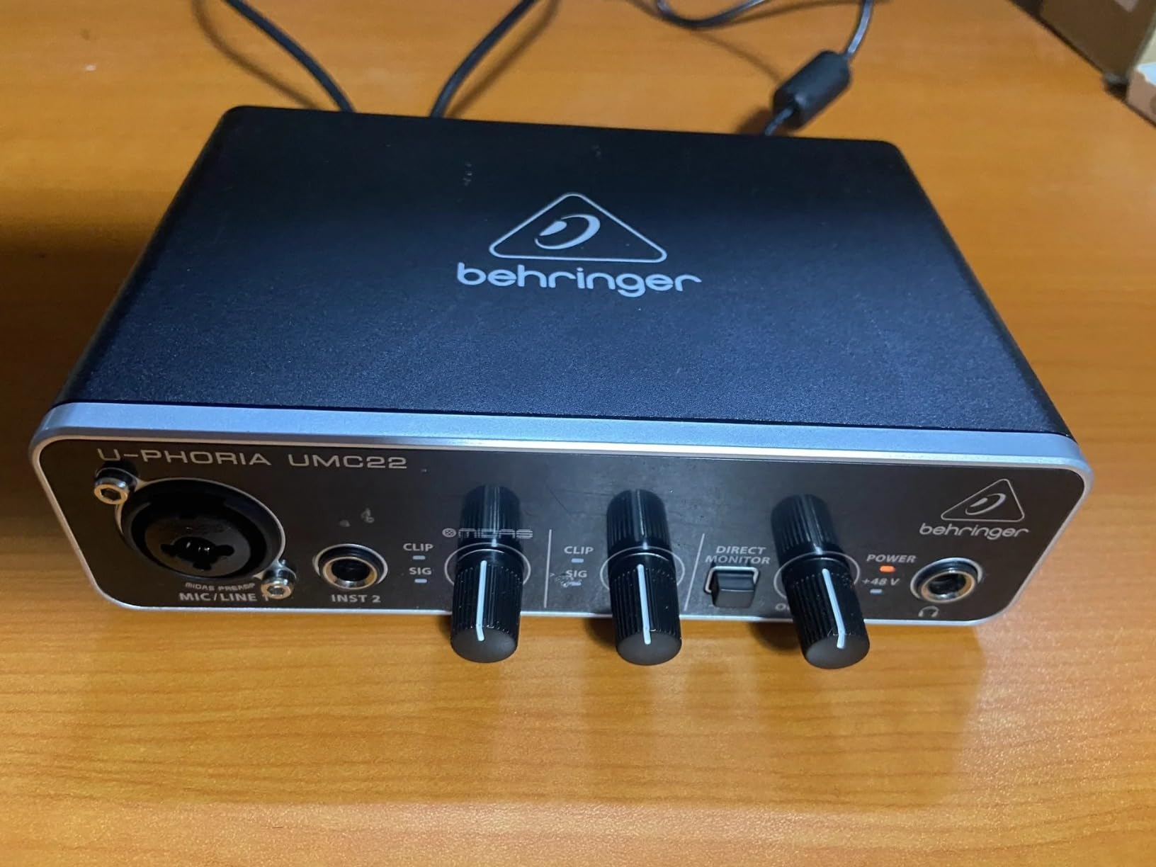 Behringer UMC22 Audiophile 2x2, 48 kHz USB Audio Interface with Midas Mic Preamplifier | For Recording Microphones and Instruments customer photo 1
