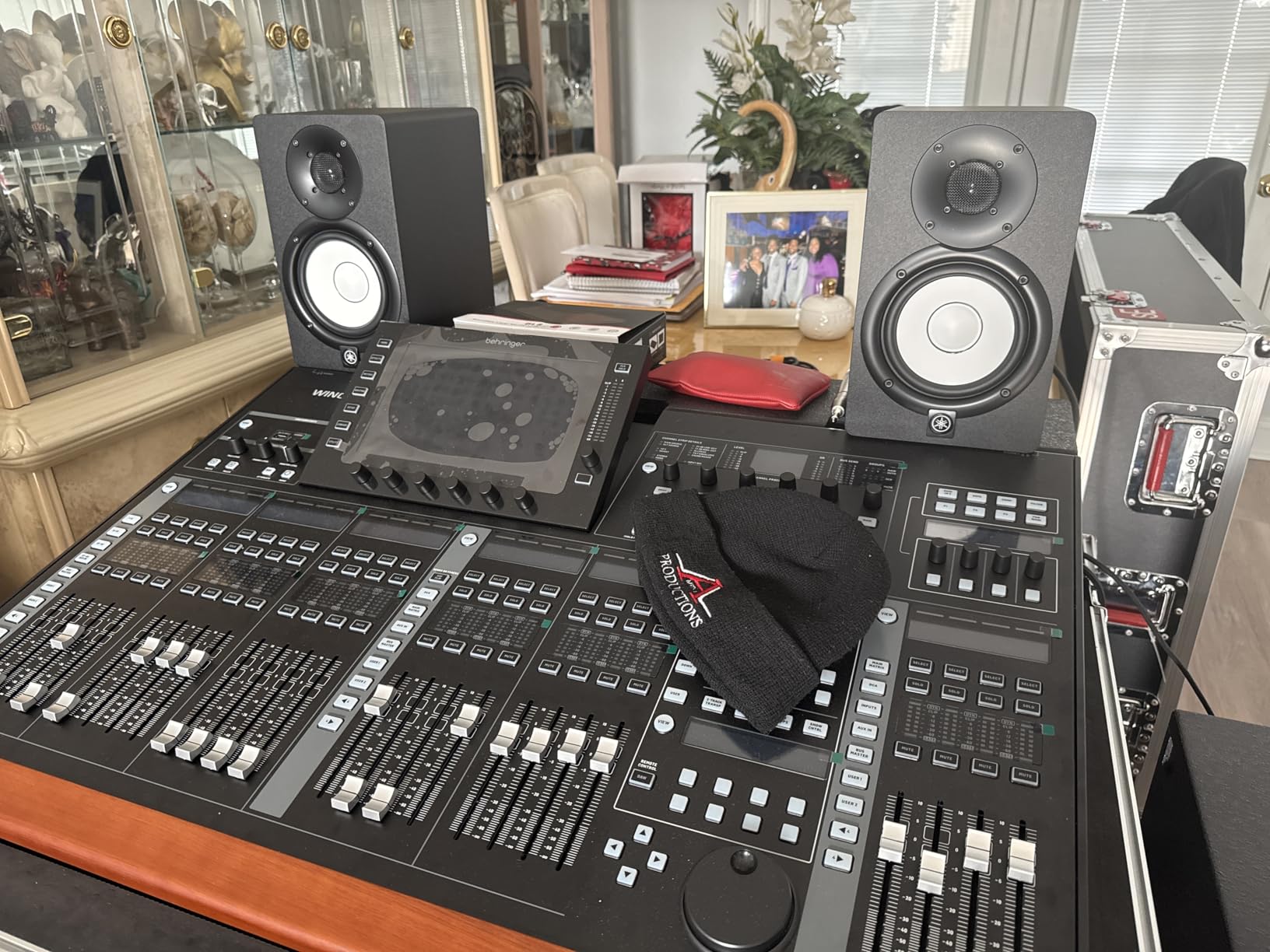 Yamaha HS5 Pair 2-Way bass-Reflex bi-Amplified nearfield Studio Monitors, 5 inch woofers customer photo 2
