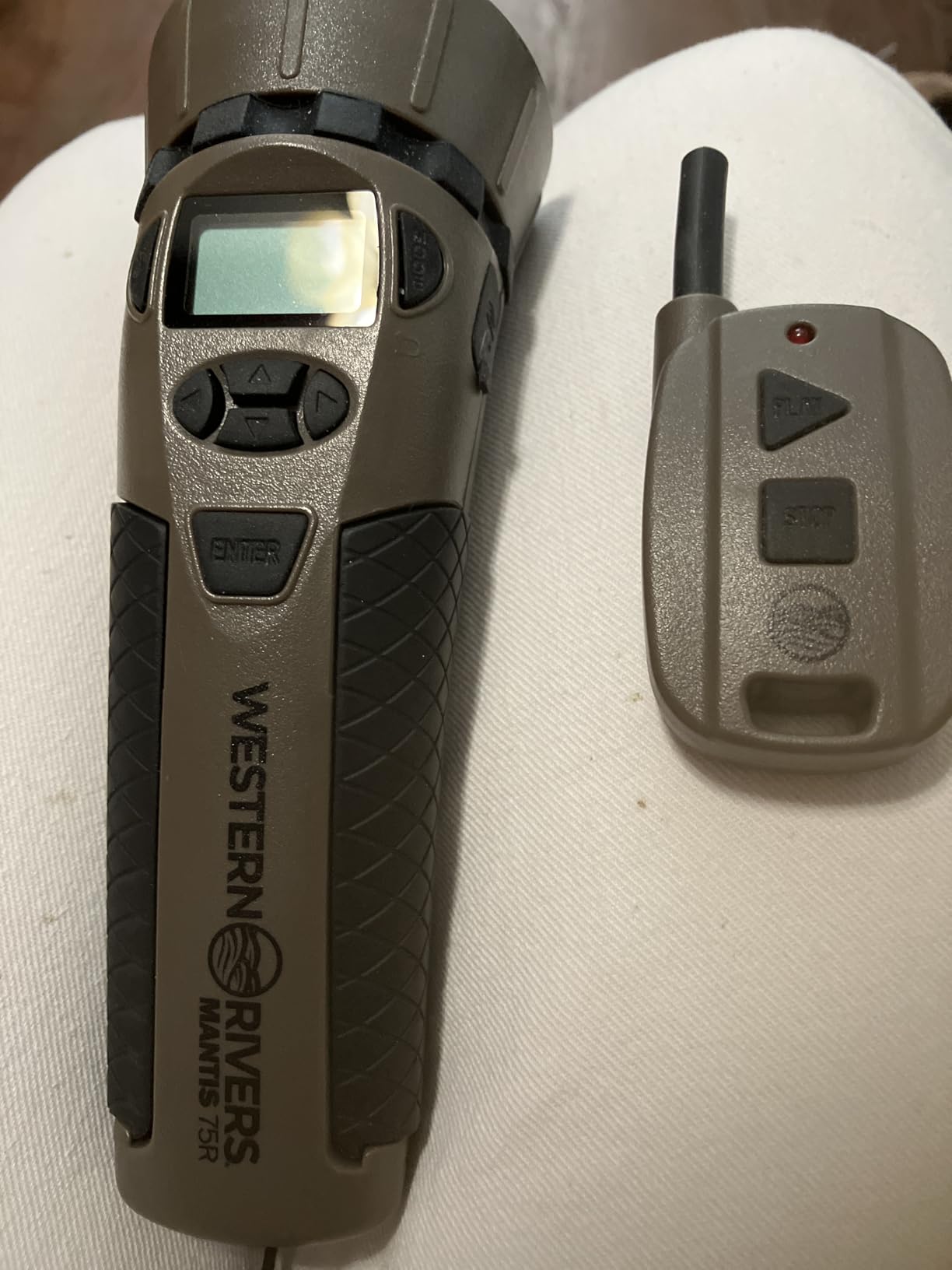 Western Rivers Walker's Mantis 75 Compact Easy-to-Use Handheld Electronic Game Call with Remote - Predator Hunting Accessory customer photo 2