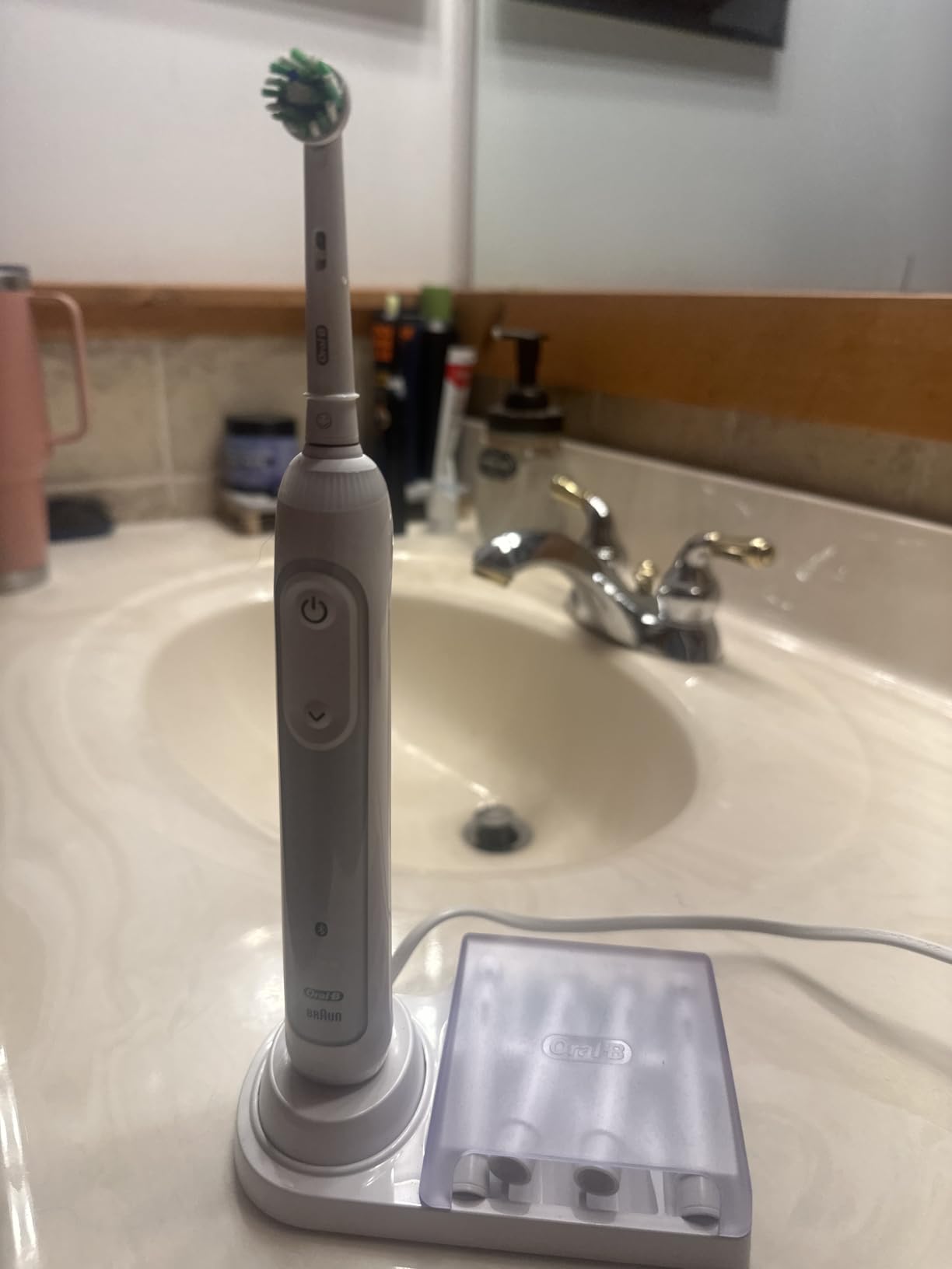 Oral-B Smart 5000 Rechargeable Electric Powered Toothbrush, Black with Travel Case and Bluetooth - Visible Pressure Sensor to Protect Gums - 5 Cleaning Modes - 2 Minute Timer customer photo 1