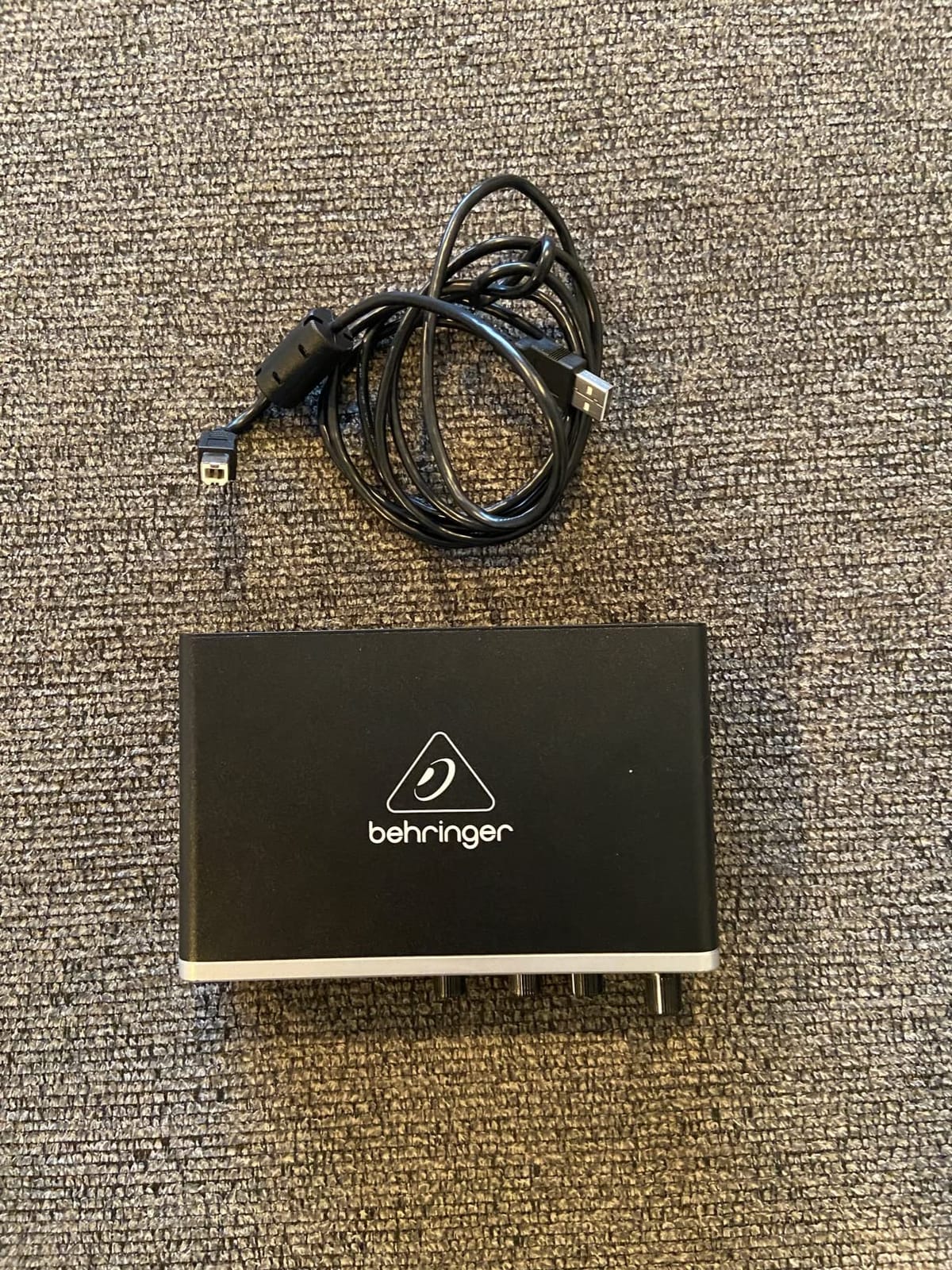 Behringer UMC202HD Audiophile 2x2, 24-Bit/192 kHz USB Audio Interface with Midas Mic Preamplifiers customer photo 2