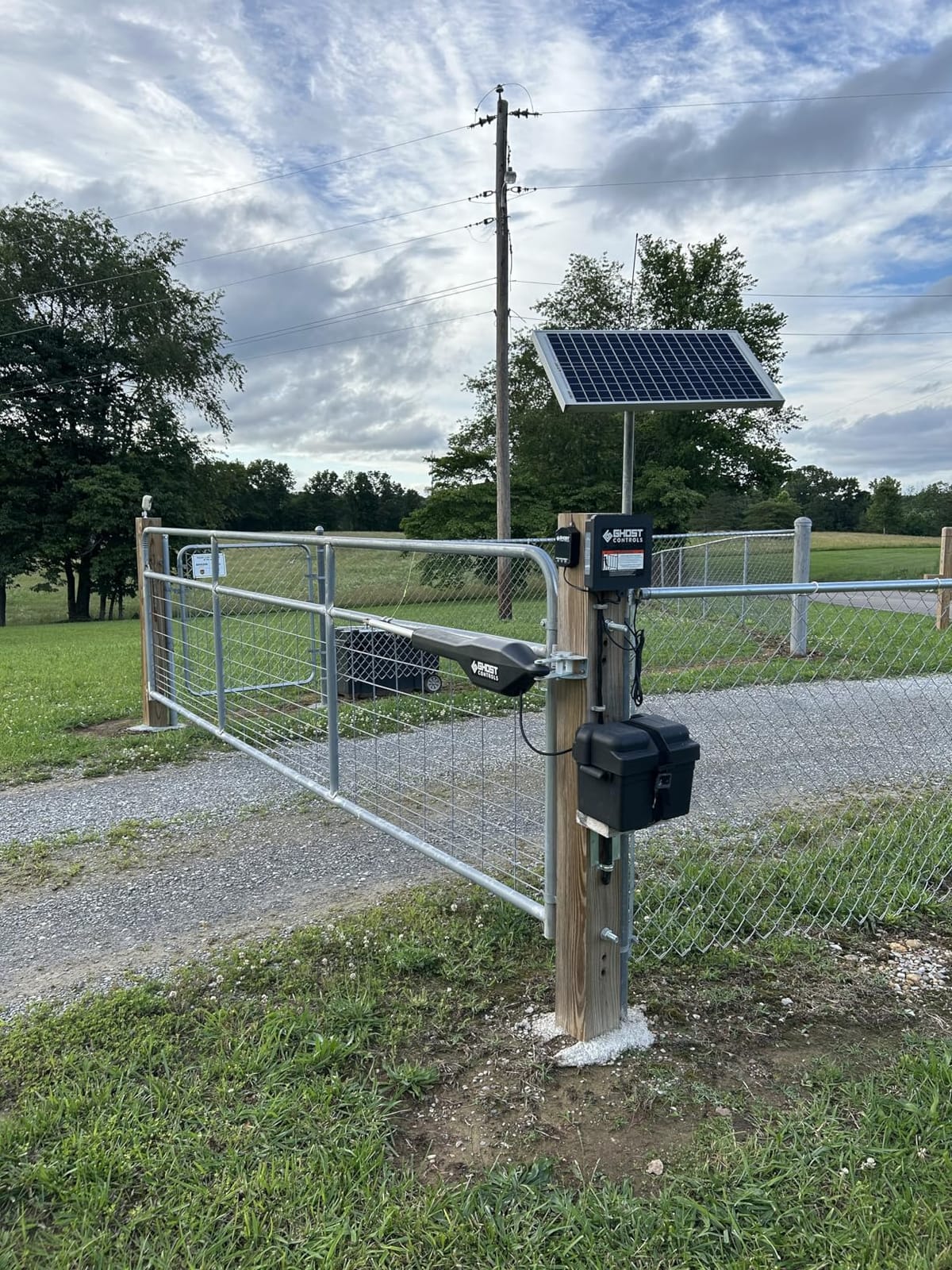 Ghost Controls Heavy-Duty Automatic Gate Opener Kit for Swing Gates with Long-Range Gate Opener Remote - Model TSS1 customer photo 2