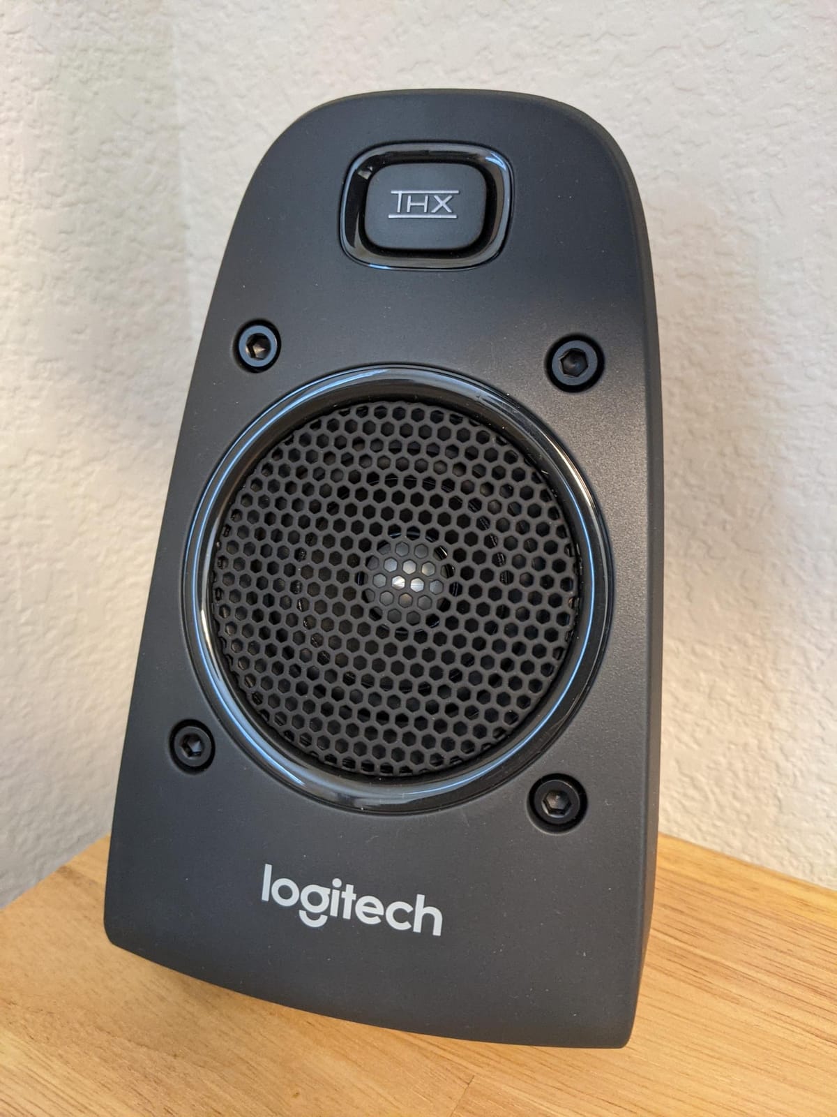 Logitech Z625 Powerful THX® Certified 2.1 Speaker System with Optical Input customer photo 2