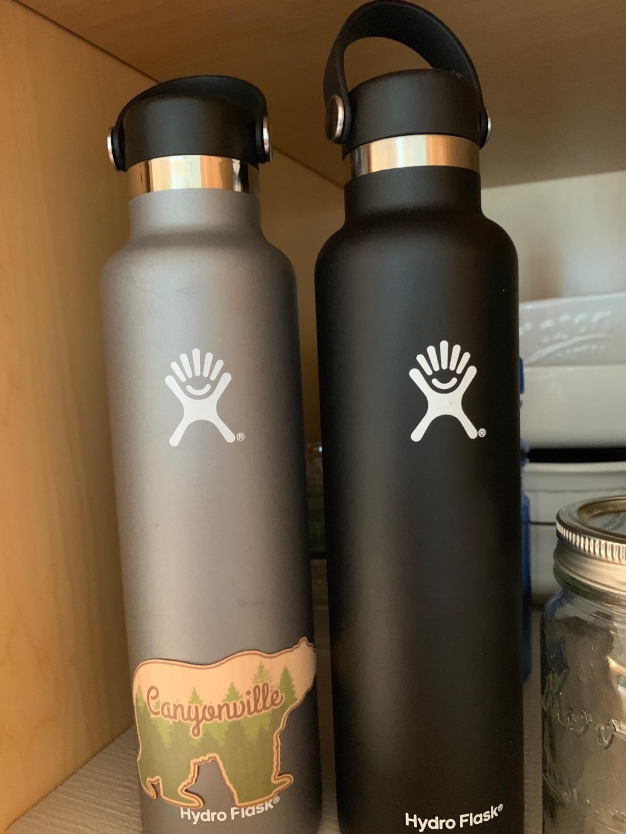 Hydro Flask Water Bottle - Insulated Stainless Steel - Non Spill, Leakproof in 24 Oz Black customer photo 2