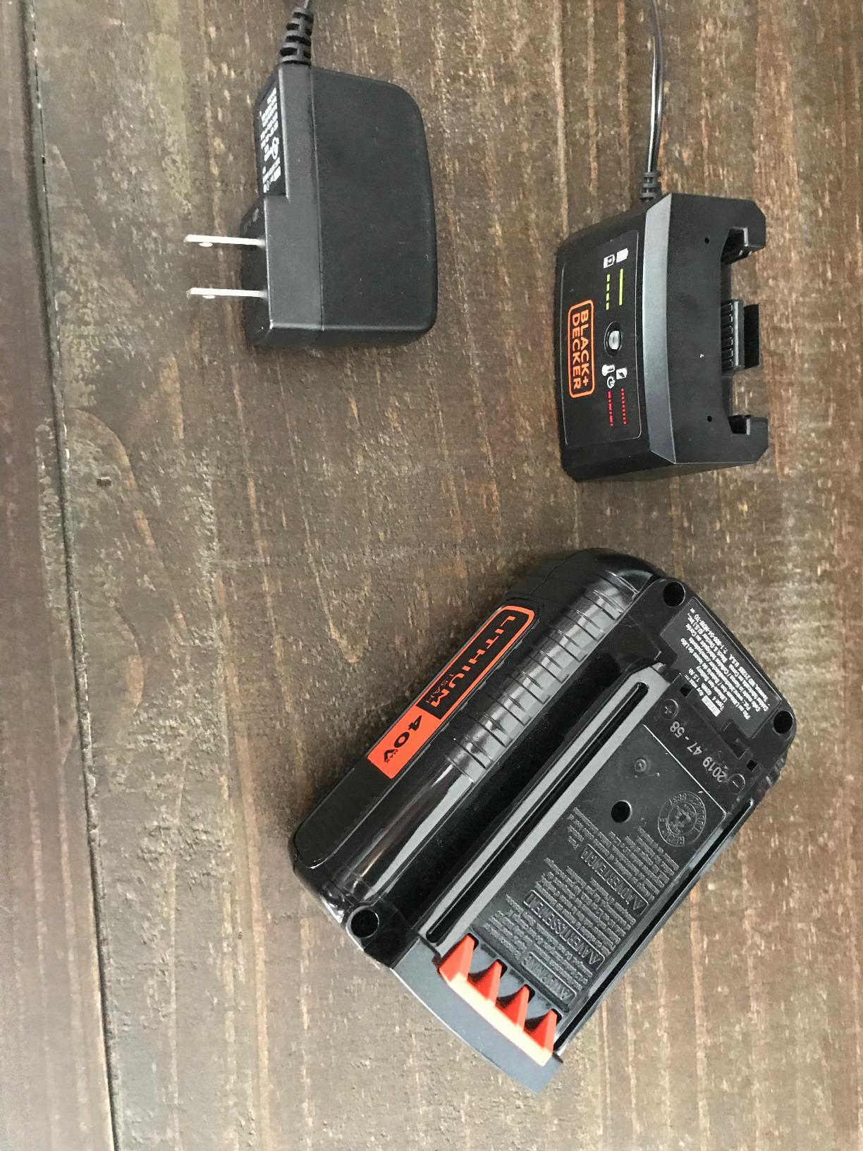 BLACK+DECKER 40V MAX 13 Inch String Trimmer and Lawn Edger with Battery and Charger (LST140C) customer photo 2
