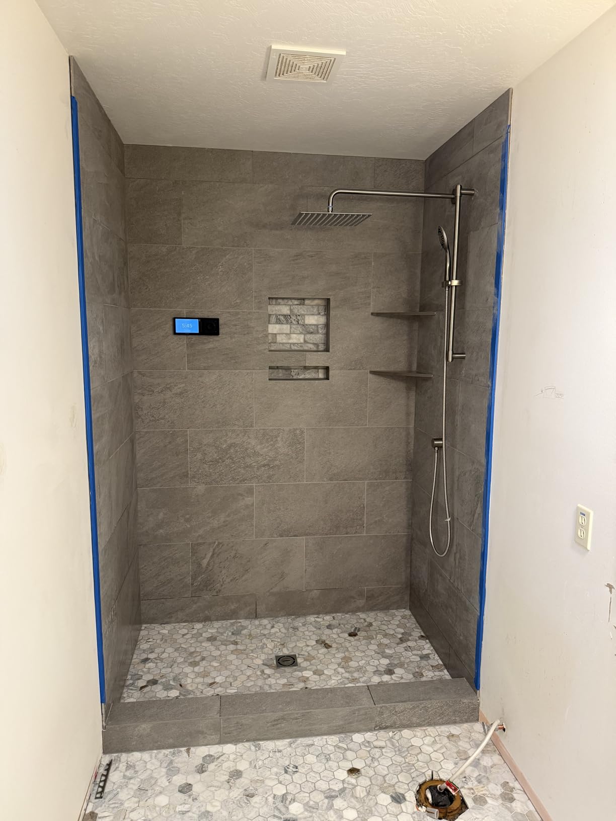 Moen Smart Shower 4-Outlet Digital Thermostatic Shower Valve with 3/4