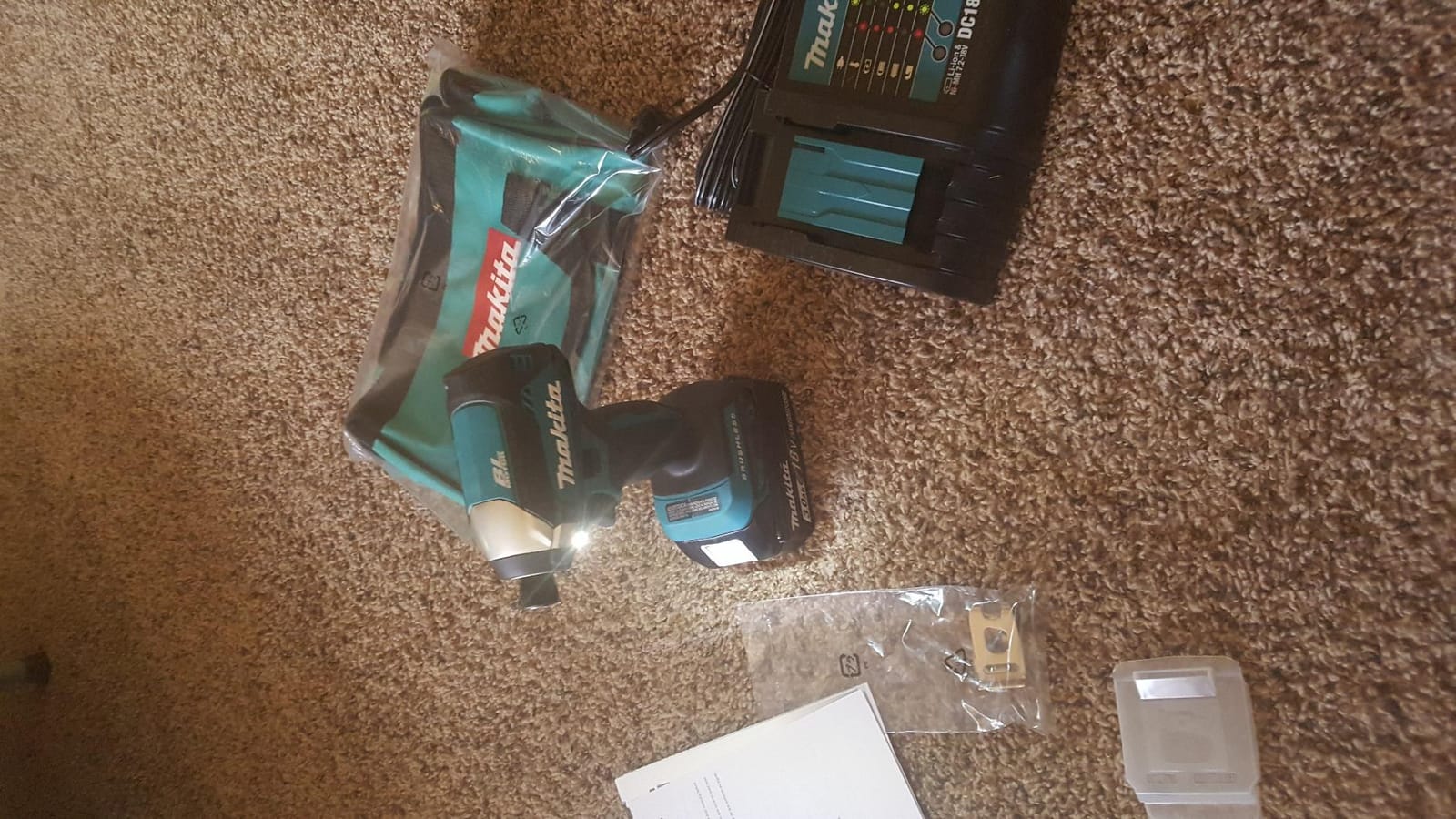 Makita XDT131 18V LXT Lithium-Ion Brushless Cordless Impact Driver Kit (3.0Ah) customer photo 2