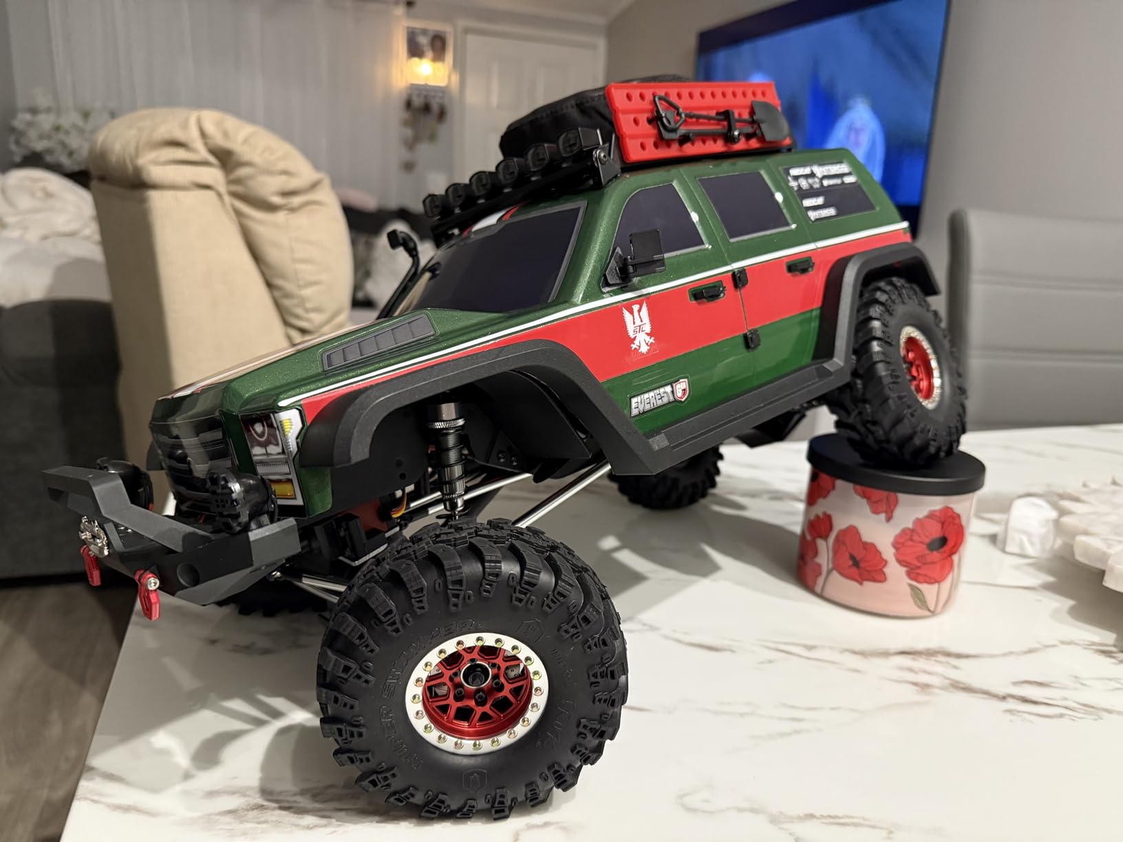 Redcat Racing Everest GEN7 Pro 1/10 Scale RC Rock Crawler - 4WD RTR RC Truck with Realistic Scale Accessories, Waterproof Electronics, Battery & Charger, Green RC Crawler customer photo 2
