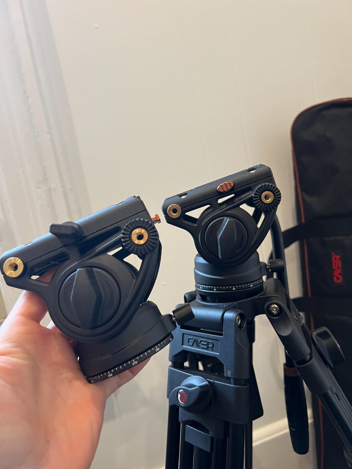 Cayer BV30L Video Tripod with Fluid Head, 72