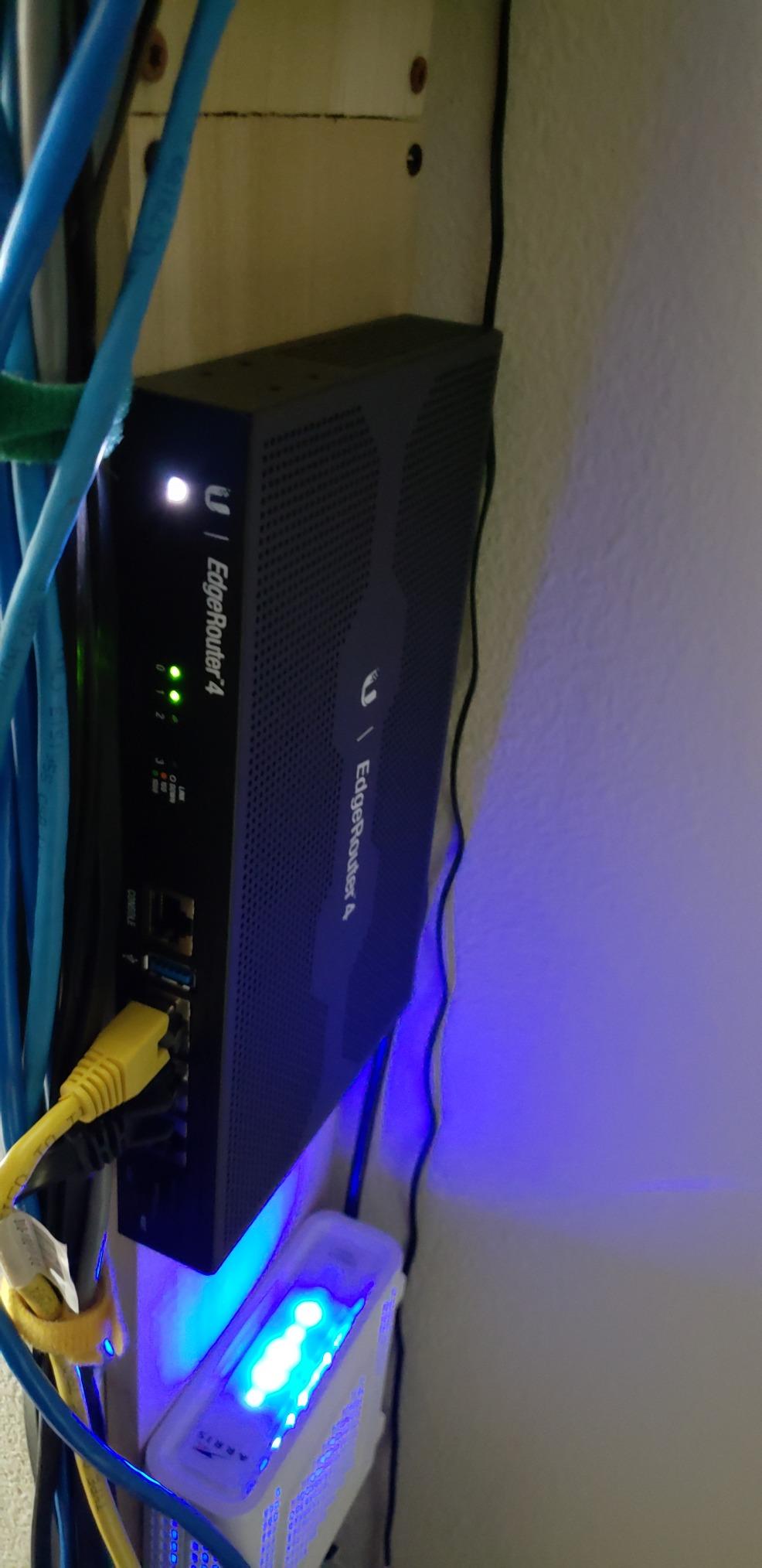 Ubiquiti EdgeRouter 4 customer photo 2