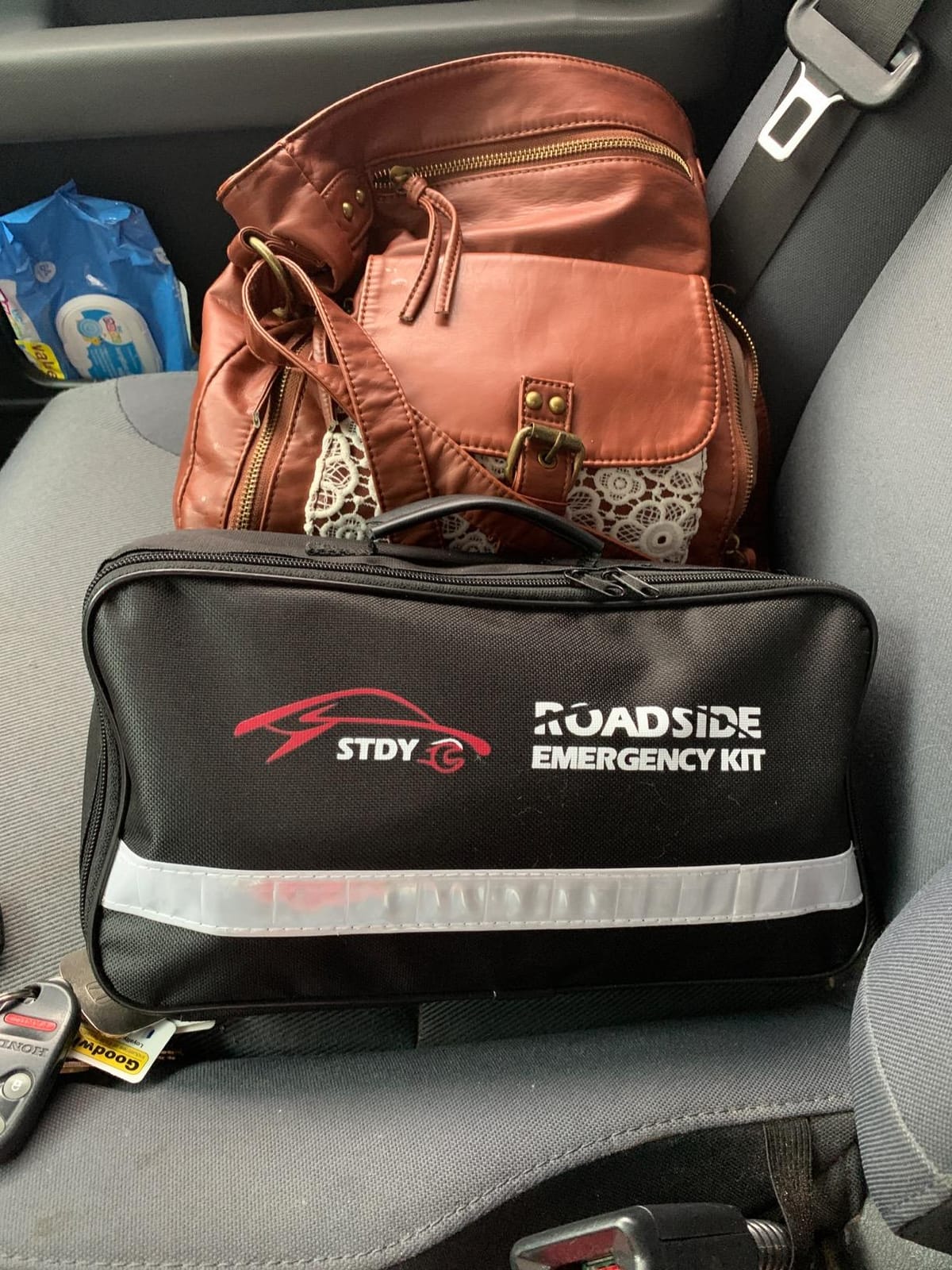 STDY Car Roadside Emergency Kit, Vehicle Truck Safety Road Side Assistance Kits Auto Accessory, with Jumper Cables, Tow Rope, Reflective Triangle, Tire Pressure Gauge, etc customer photo 1