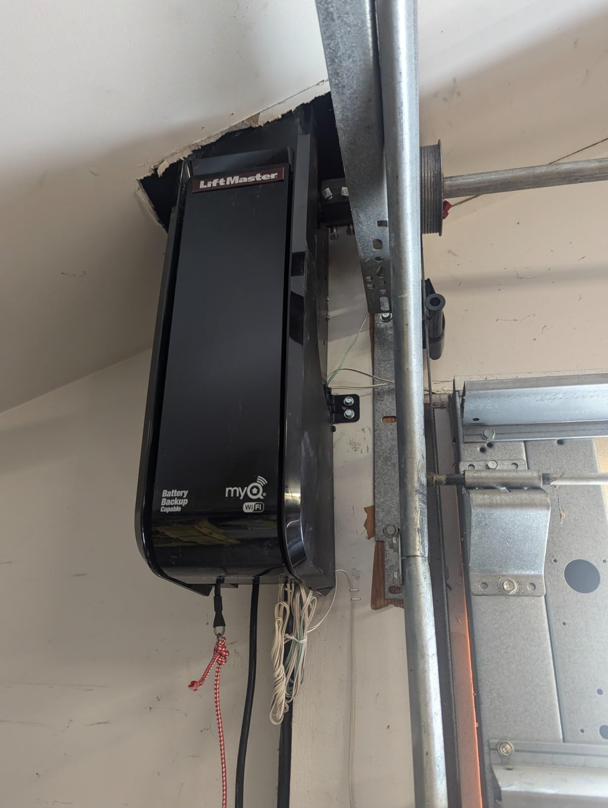 LiftMaster 8900W Light-Duty Commercial Jackshaft Operator with Built-in Wi-Fi for Sectional Doors (LJ8900W) customer photo 1