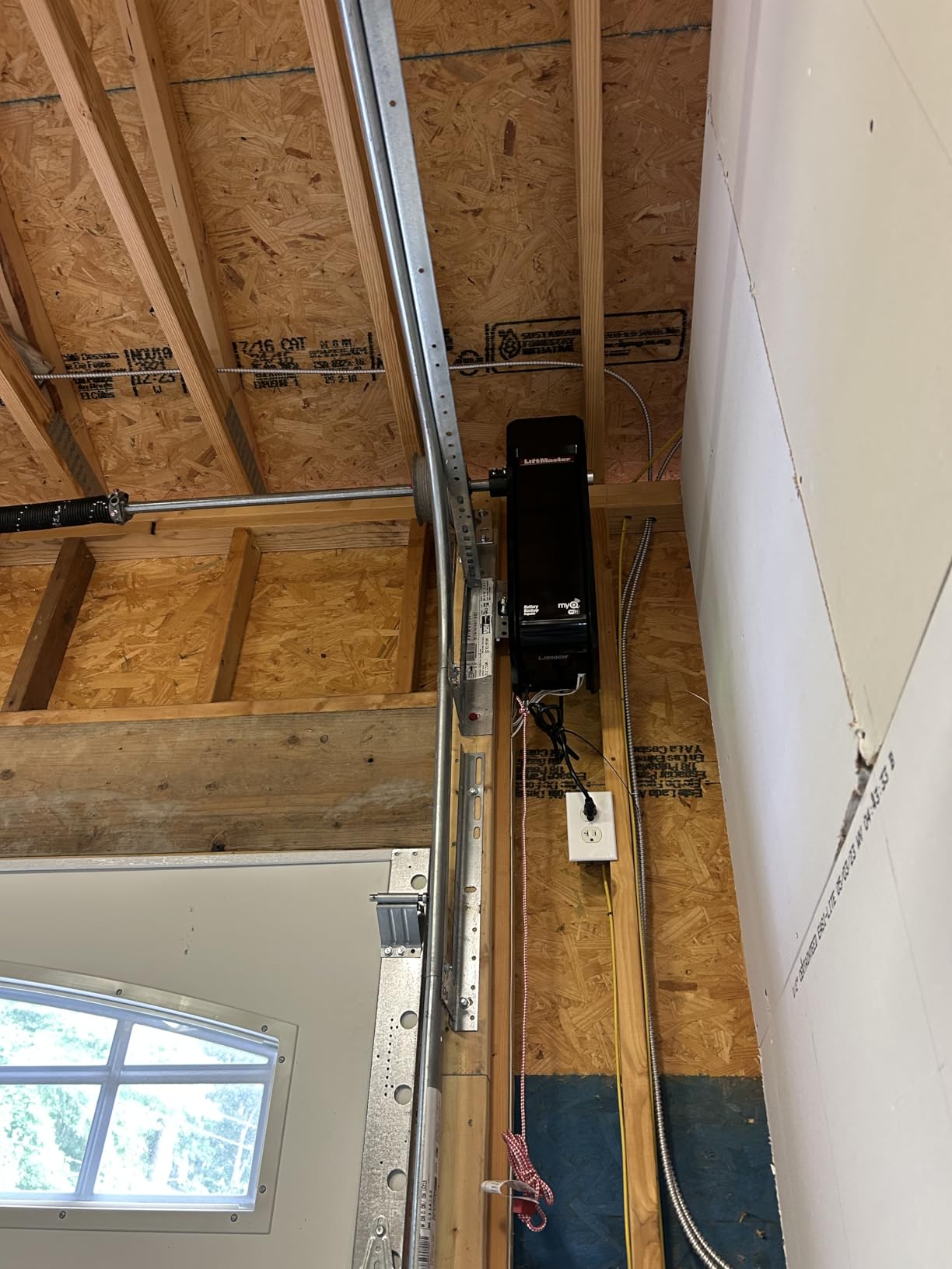 LiftMaster 8900W Light-Duty Commercial Jackshaft Operator with Built-in Wi-Fi for Sectional Doors (LJ8900W) customer photo 2