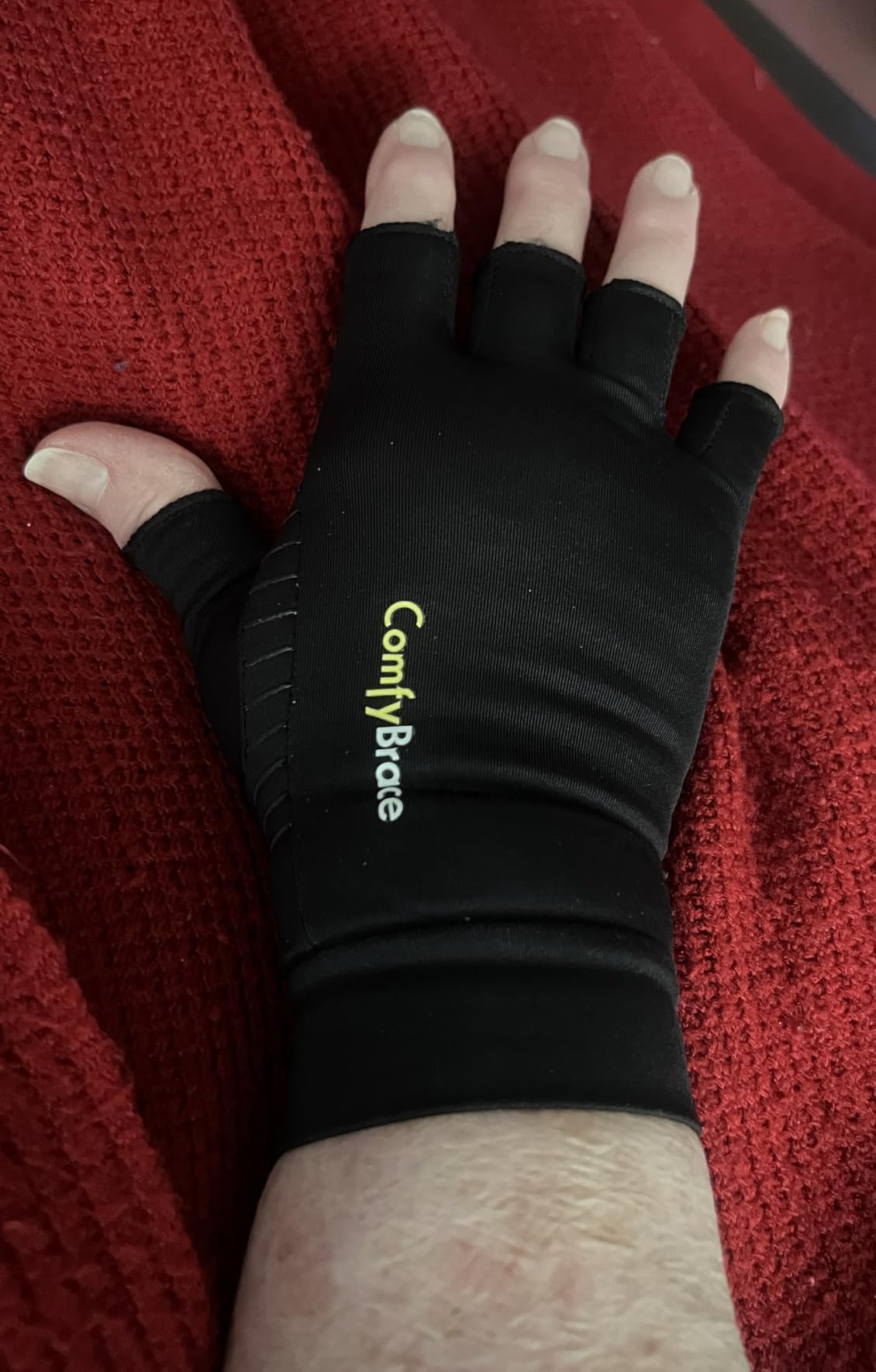 ComfyBrace Copper Infused Compression Arthritis Gloves for Hand & Finger Relief from pain/swelling caused by Rheumatoid Arthritis, Carpal Tunnel, Tendonitis and Poor Circulation, Fits Men & Women customer photo 2
