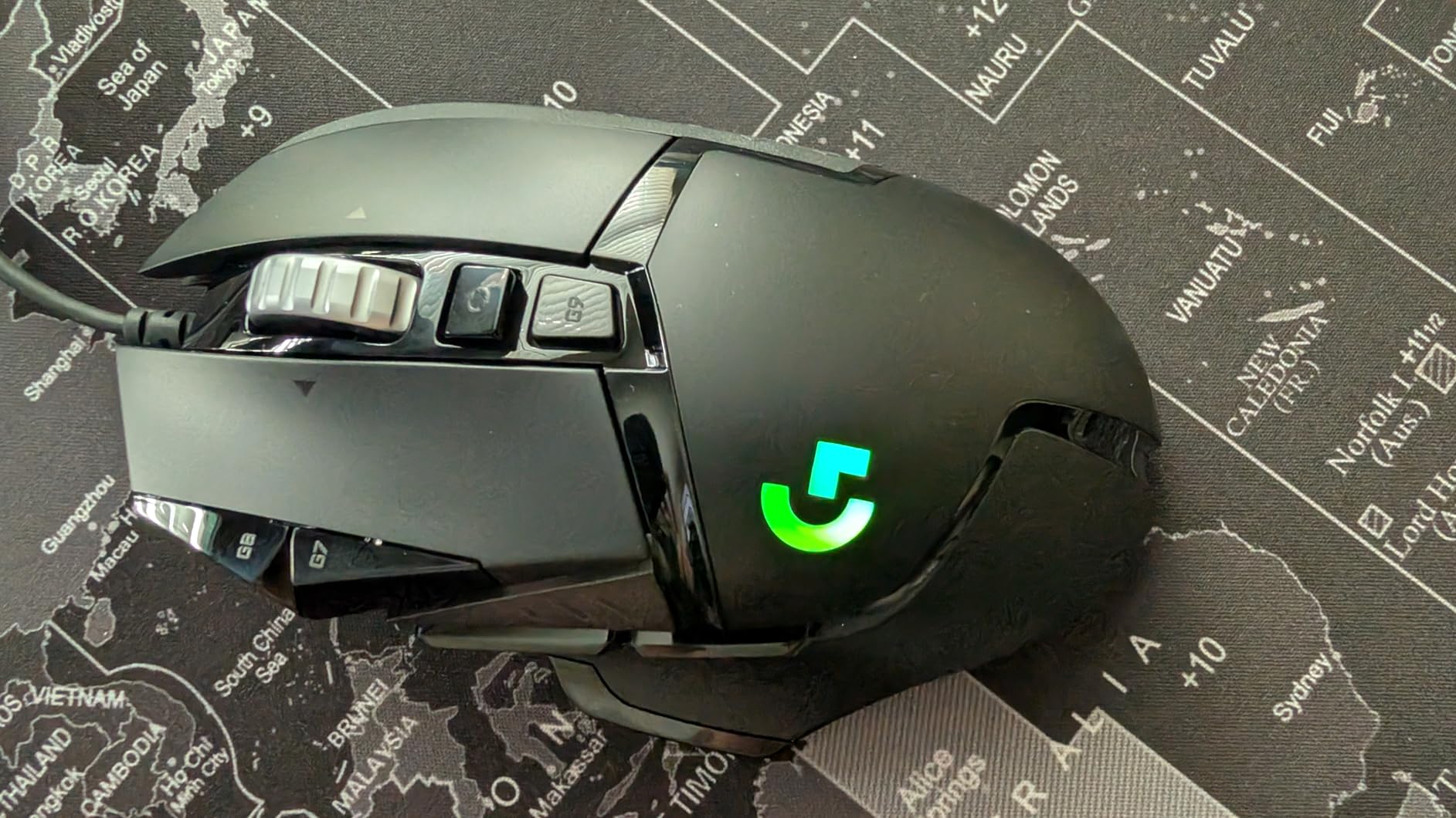 Logitech G502 Hero Wired Gaming Mouse - Black | High performance, 25,600 DPI, RGB, adjustable weights, 11 programmable buttons, on-board memory, PC/Mac customer photo 1