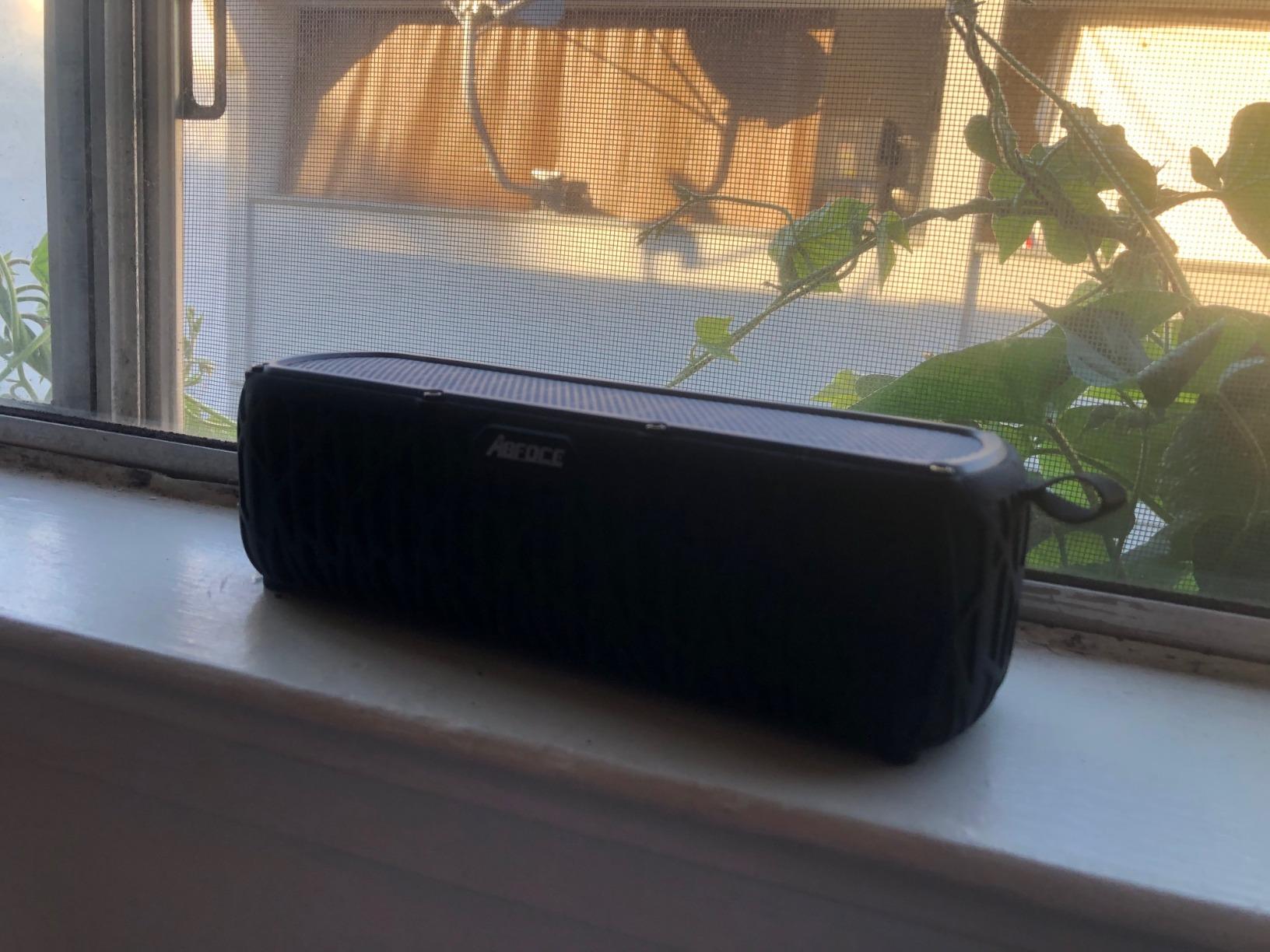 Solar Bluetooth Speaker 60 Hours Play Time 5000mAh Power Bank Outdoor Portable Wireless Dual Speaker with Mic Stereo Sound Bass, for Home, Hiking, Travel, Riding, Beach, Camping-Black customer photo 2