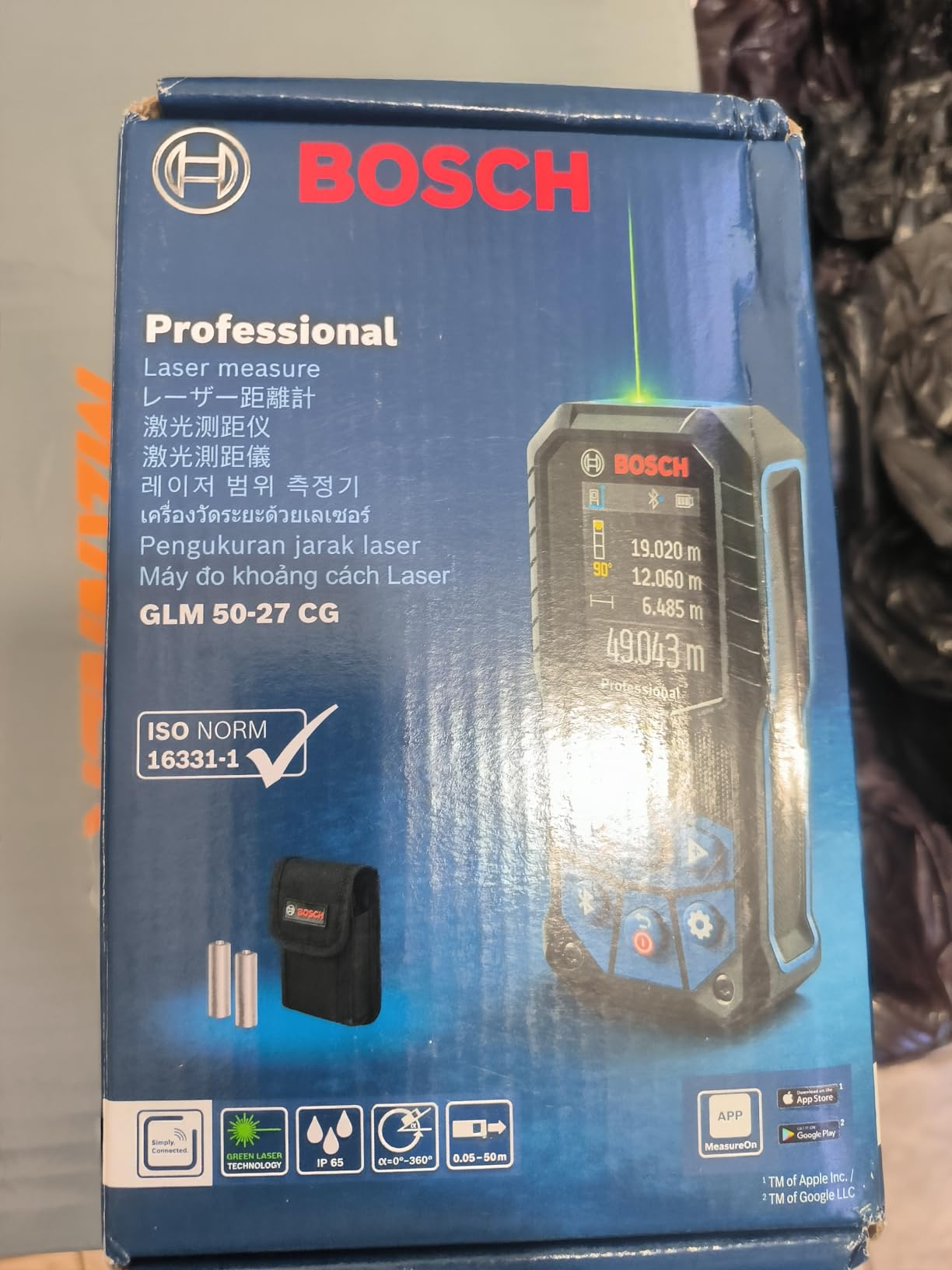 BOSCH GLM400C 400 Ft Blaze Outdoor Connected Laser Measure with Viewfinder, Includes 3 AA Batteries, Hand Strap, & Pouch customer photo 2