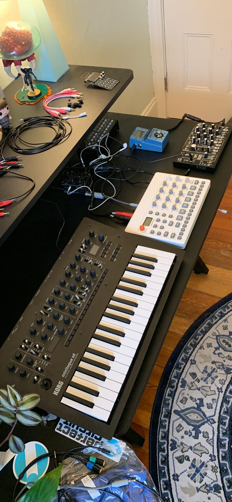 Korg minilogue xd 37-key Polyphonic Analog Synthesizer w/ 16-step Sequencer, 4 Voices and OLED Oscilloscope customer photo 1