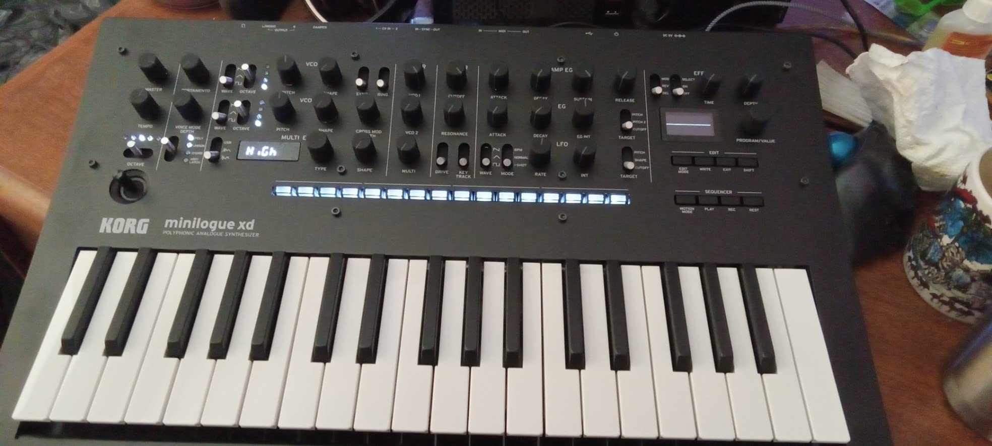 Korg minilogue xd 37-key Polyphonic Analog Synthesizer w/ 16-step Sequencer, 4 Voices and OLED Oscilloscope customer photo 2