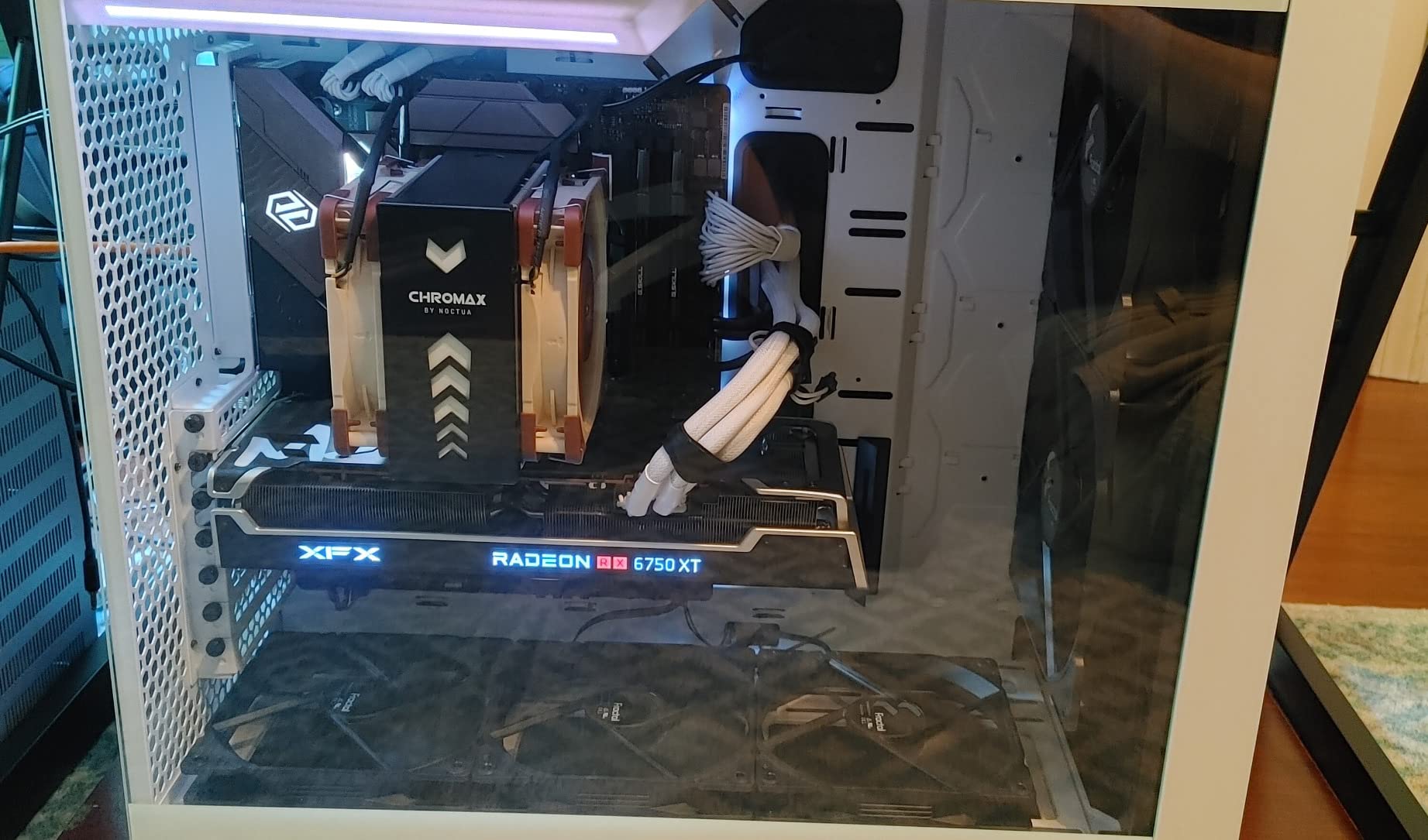 Noctua NH-U12A, Quiet High-Performance Single Tower CPU Cooler | 158mm Height, High-End Low-Noise Cooling, For Intel & AMD, Dual 120mm Fans, 100% RAM Compatibility, Rich Accessory Kit customer photo 2