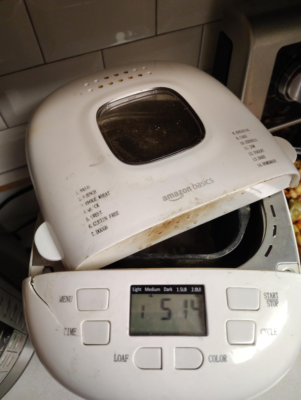 Amazon Basics Programmable Bread Maker, 2 Pound Non-Stick Automatic Bread Making Machine, 14 Settings for Breads, Doughs, Gluten-Free Options, ExpressBake, 3 Crust Colors, LCD Display, White customer photo 2