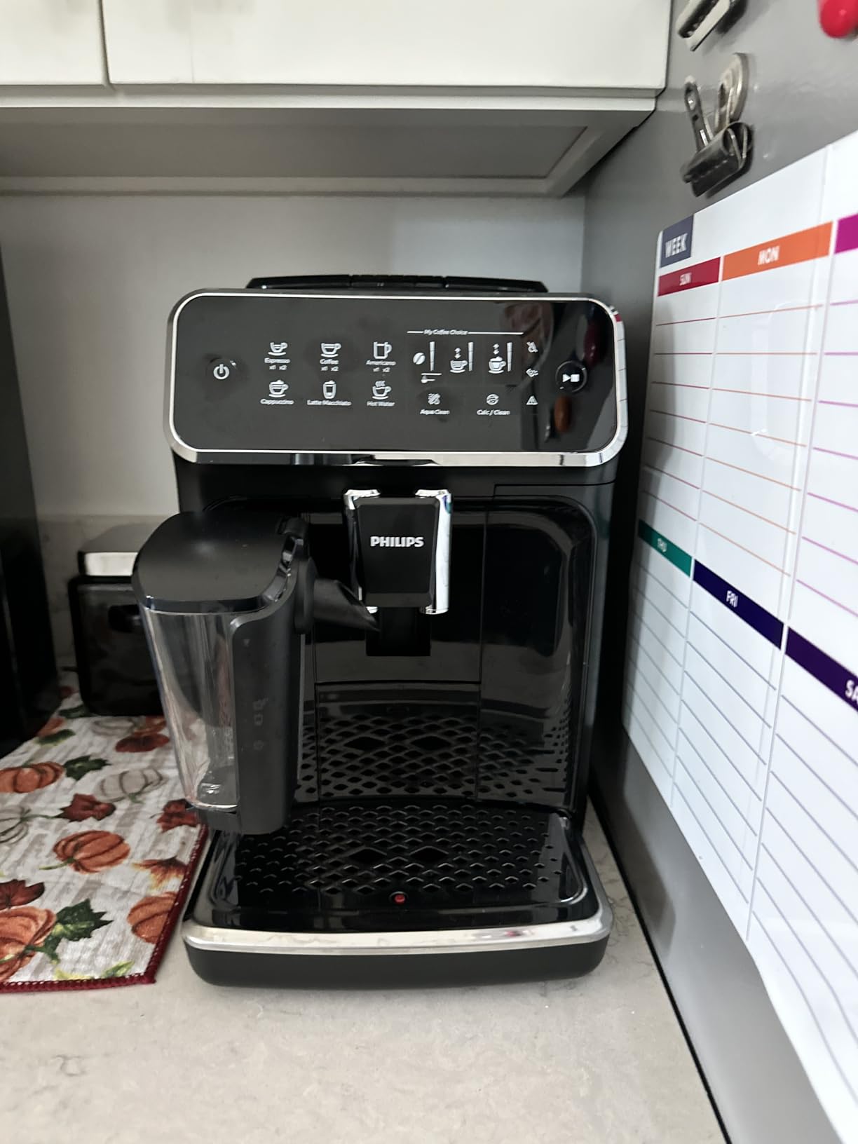 Philips 3200 Series Fully Automatic Espresso Machine, LatteGo Milk Frother, 5 Coffee Varieties, Intuitive Touch Display, 100% Ceramic Grinder, AquaClean Filter, My Coffee Choice, Black (EP3241/54) customer photo 1