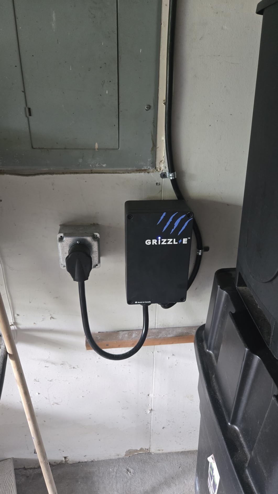 Grizzl-E Classic, Level 2 240V / 40A Electric Vehicle (EV) Charger, UL Certified, Metal Case Enclosure, Indoor/Outdoor Electric Car Fast Wall Charging Station, NEMA 14-50 Plug, Classic Black customer photo 2
