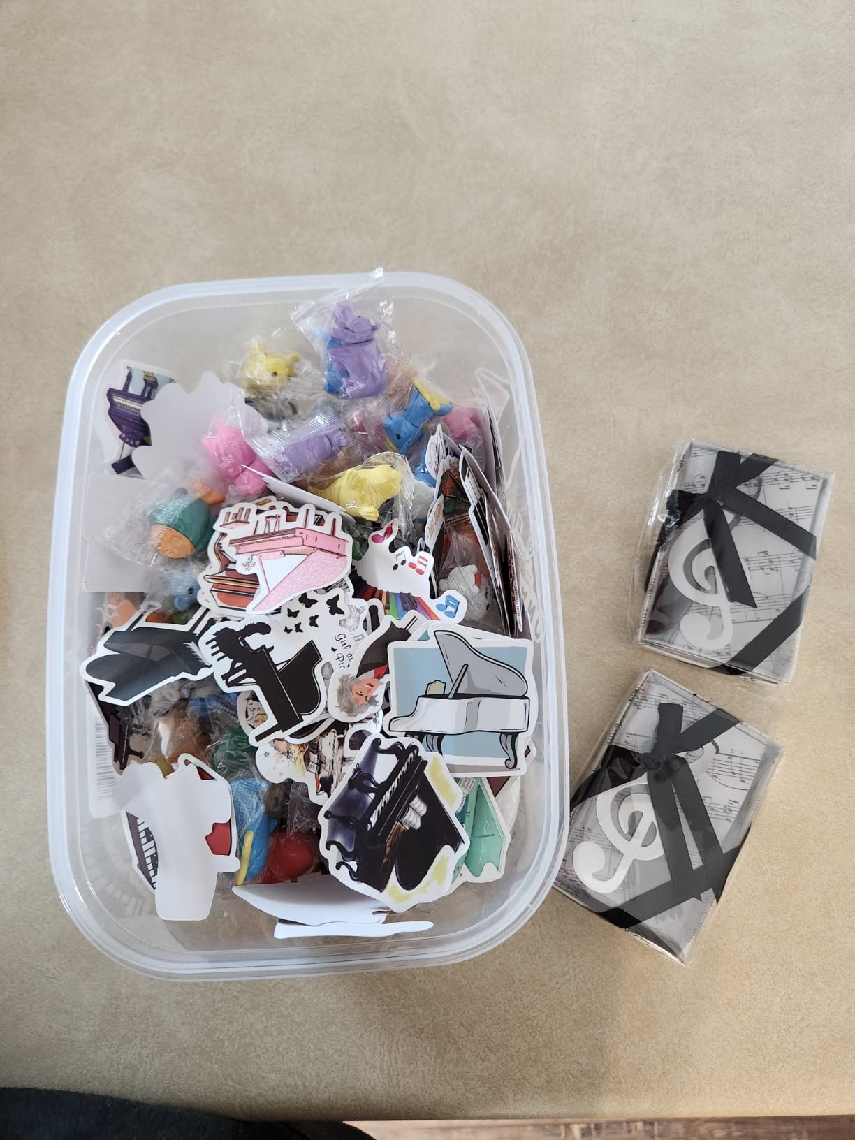 Outus 100 Pcs Back to School Teacher Gifts Music Teacher Appreciation Gifts Musical Paper Clips 6 Colors Metal Musical Notes Clip Treble Clef Paper Clips for Classroom Bookmark First Day of School customer photo 1